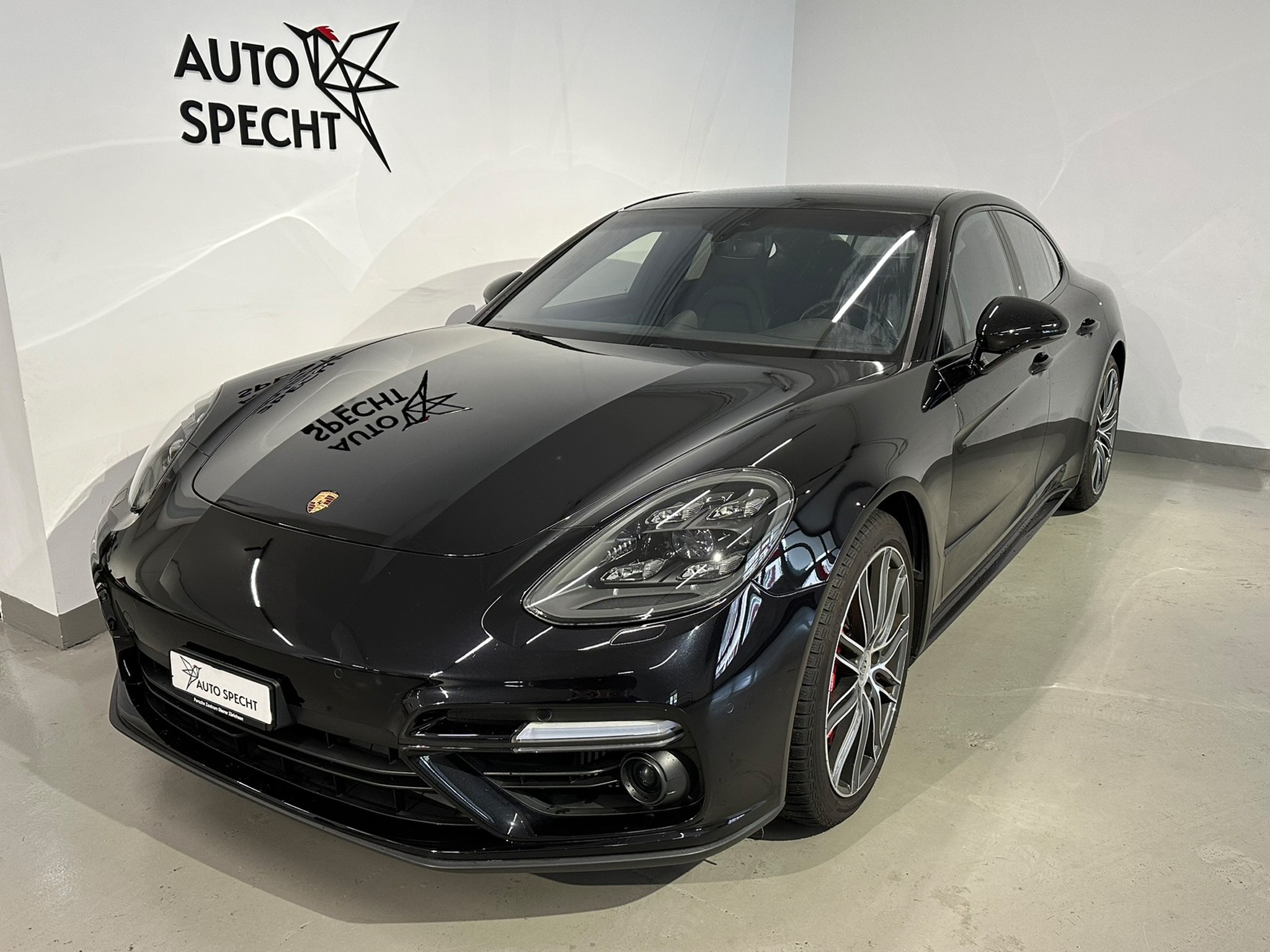 PORSCHE Panamera Turbo PDK