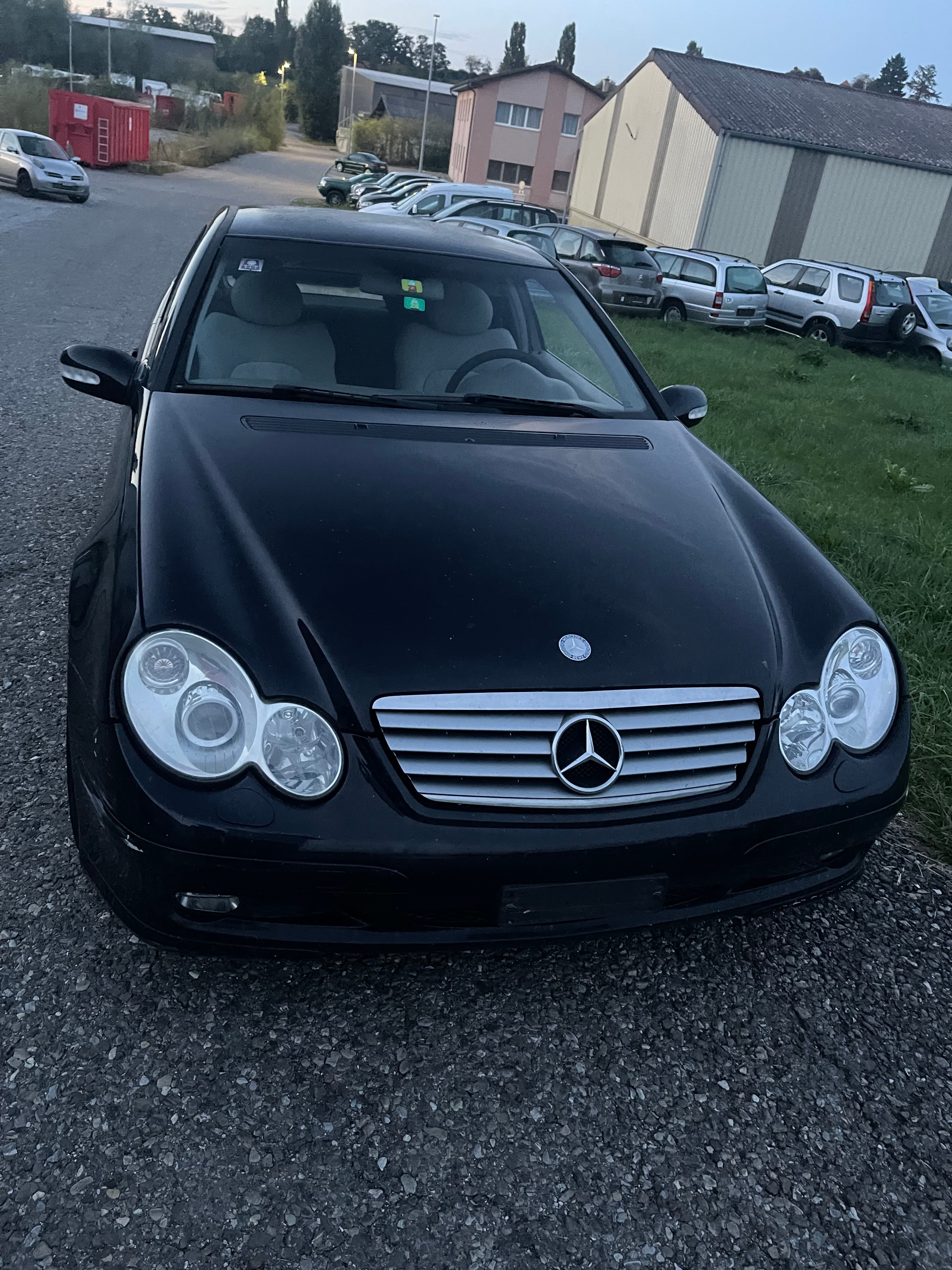 MERCEDES-BENZ C 230