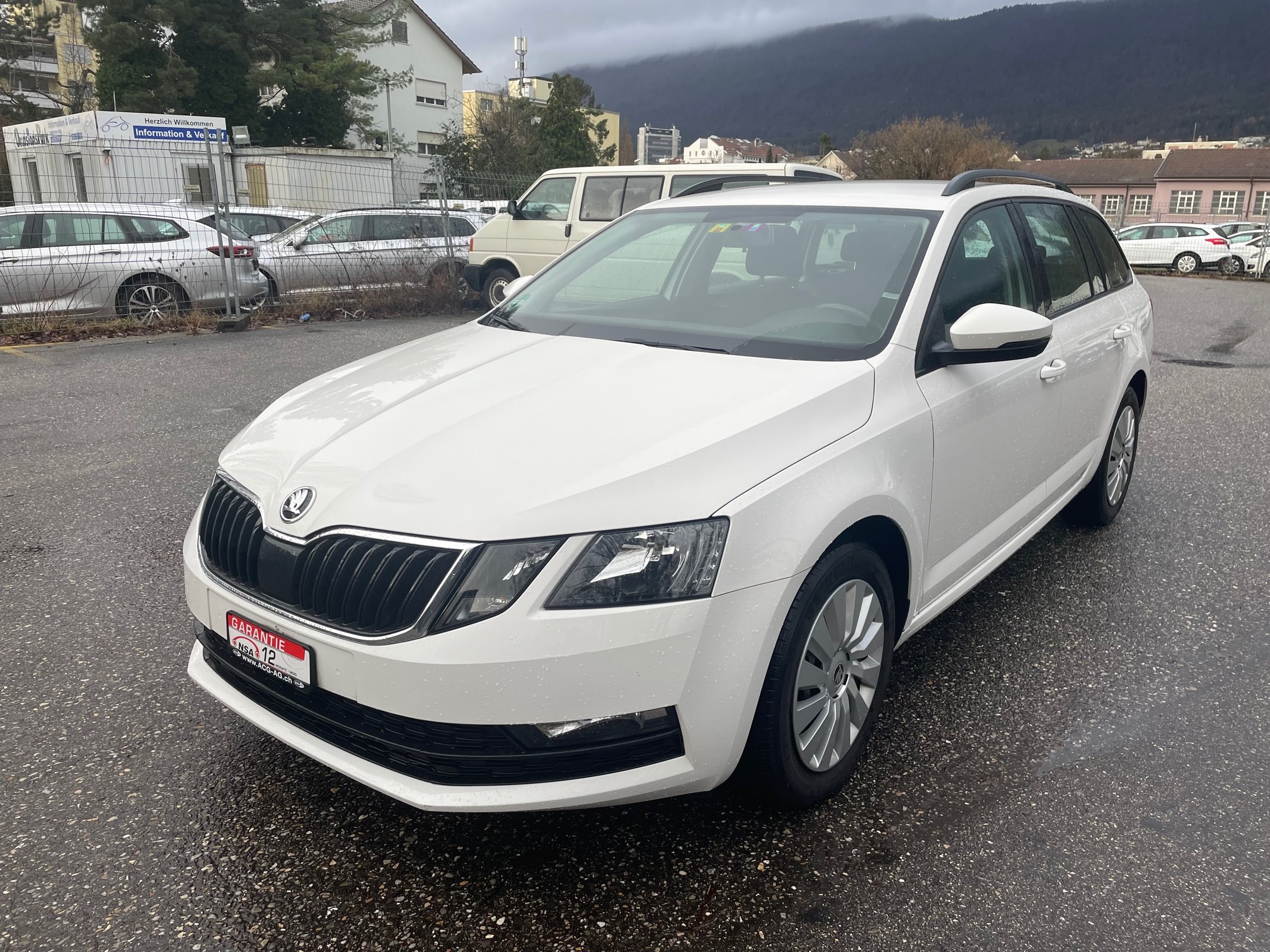 SKODA Octavia Combi 1.6 TDI Ambition ** Klimaanlage ** Park Sensor H ** Tempomat ** Frisch Ab MFK