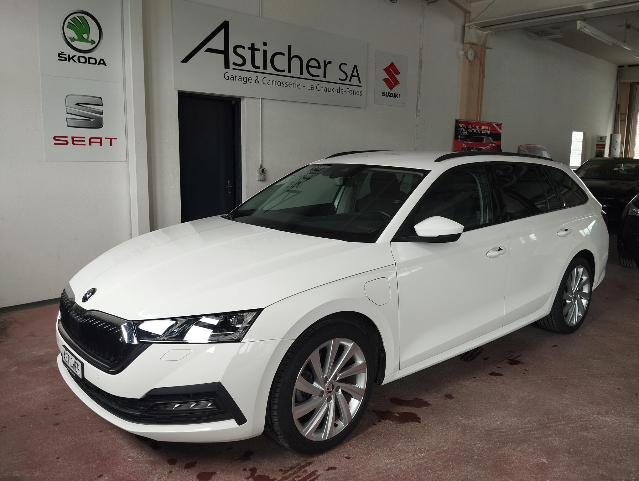 SKODA Octavia Combi 1.4 TSI PHEV DSG Ambition