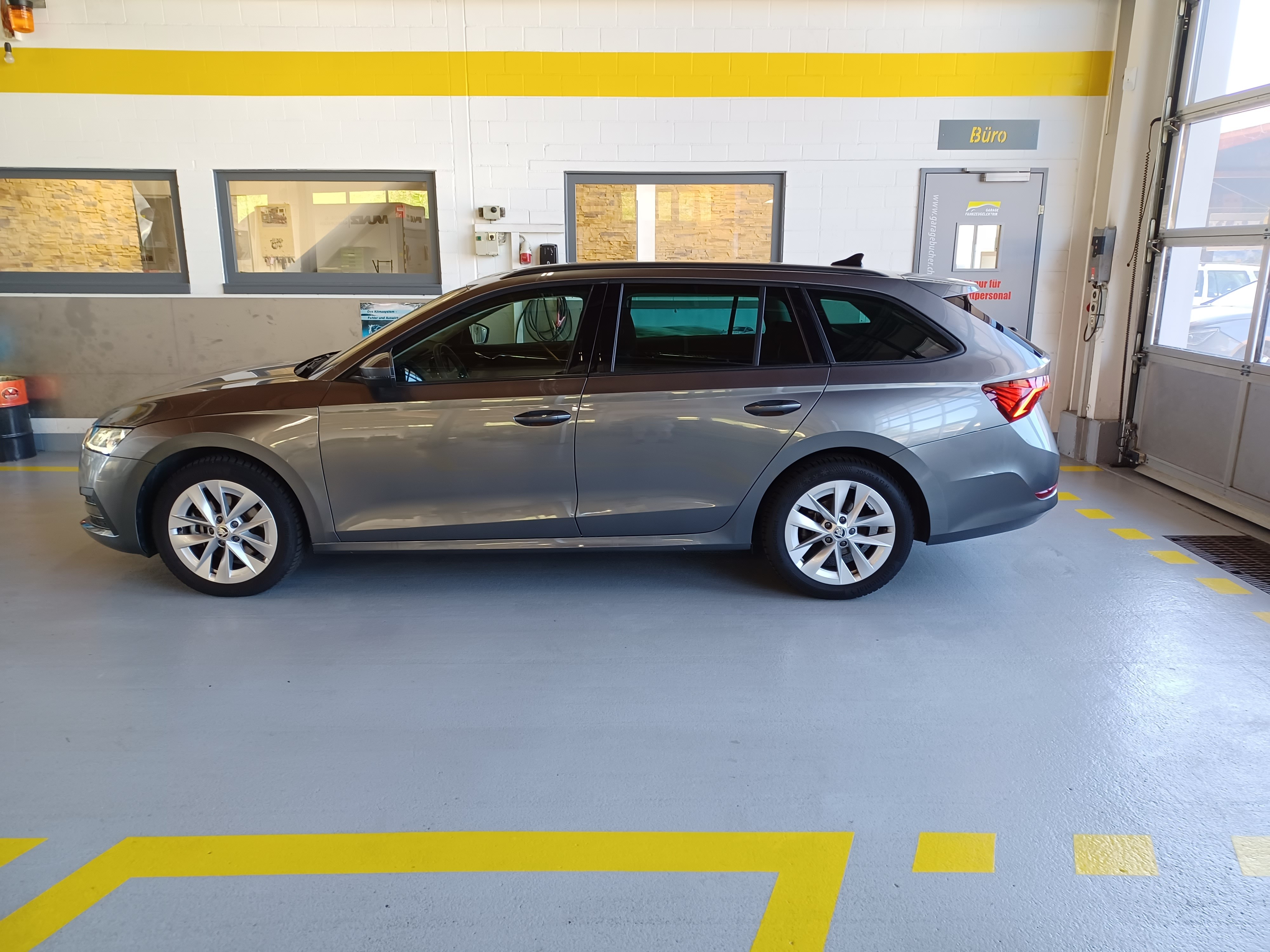 SKODA Octavia Combi 2.0 TSI Style DSG 4x4