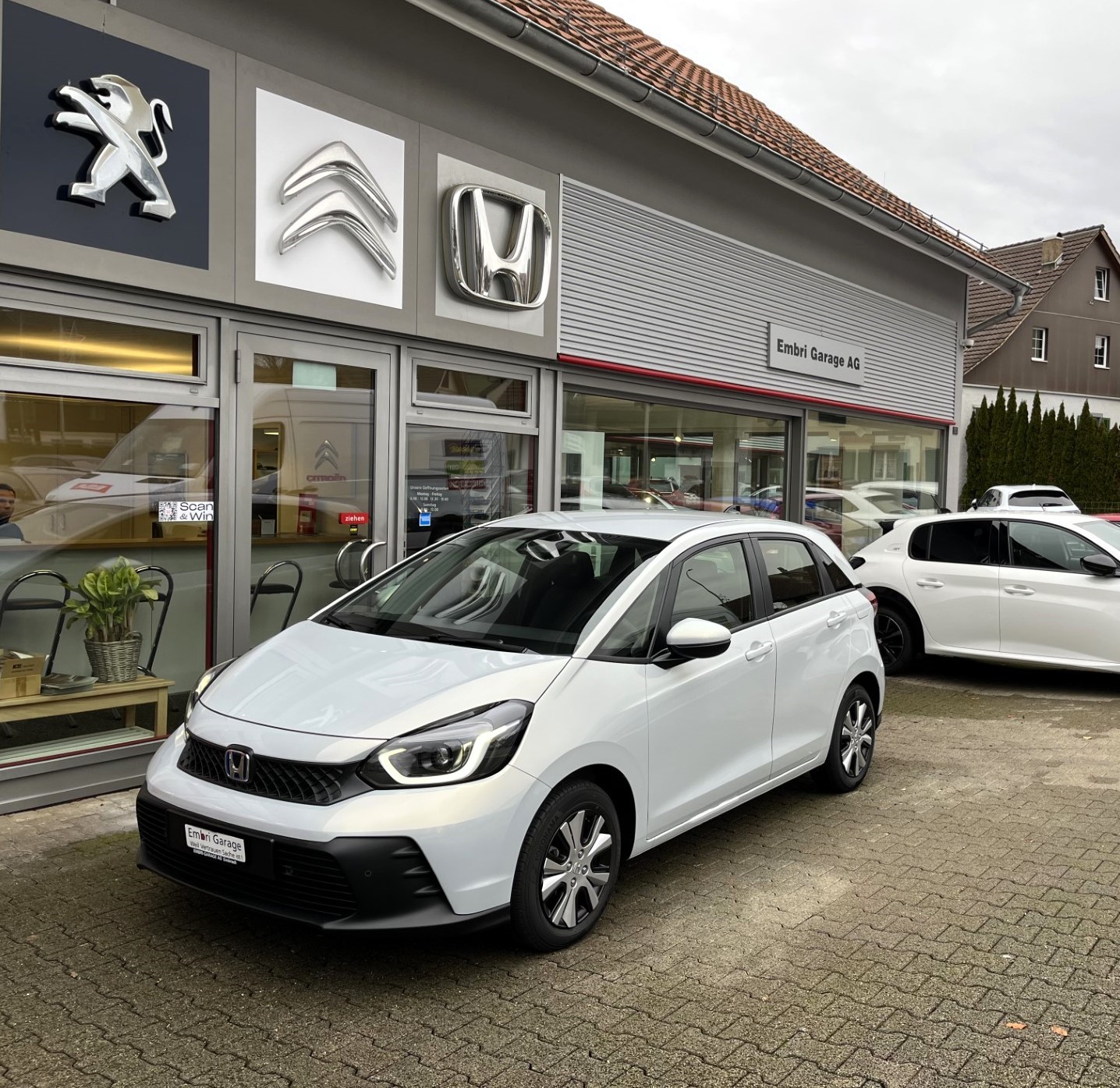 HONDA Jazz 1.5i-MMD Elegance E-CVT