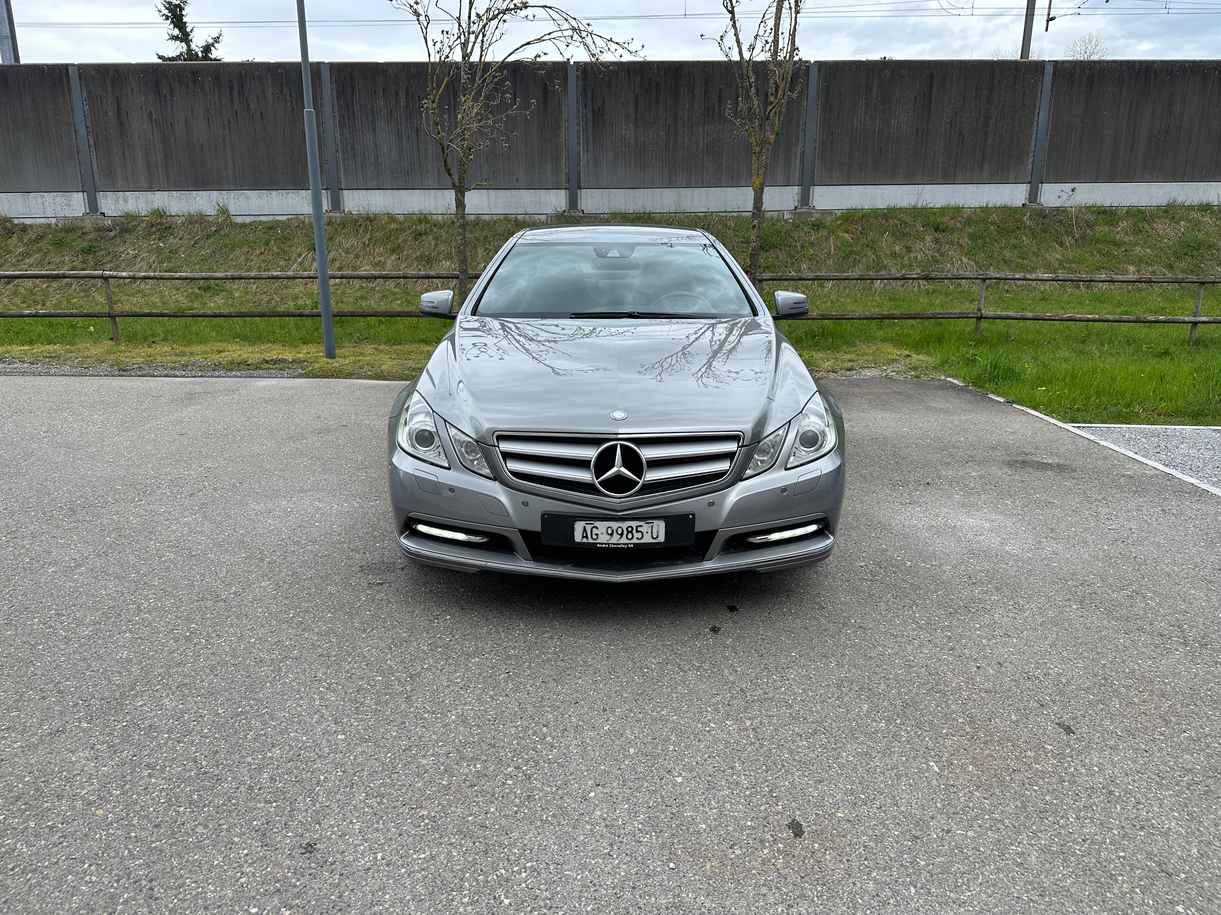 MERCEDES-BENZ E 200 CGI BlueEfficiency