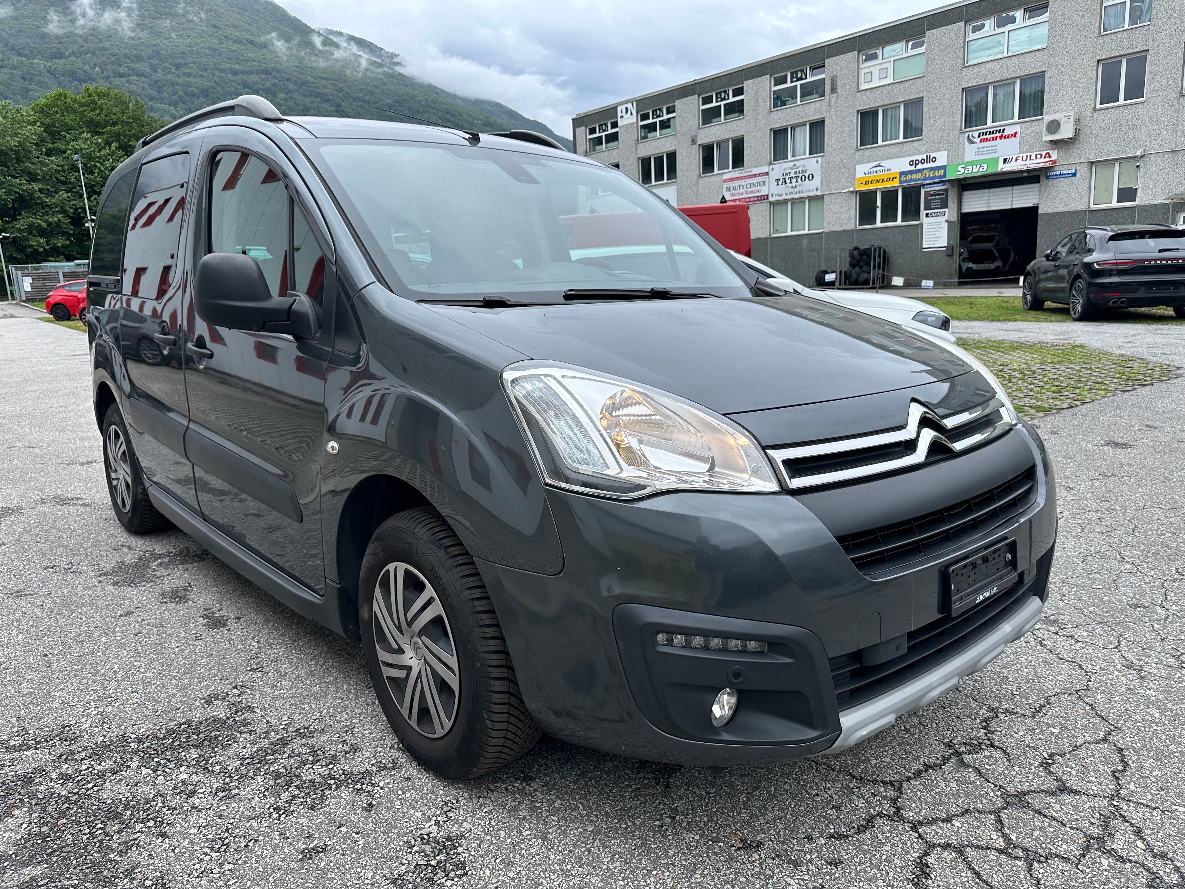 CITROEN Berlingo 1.2i Shine