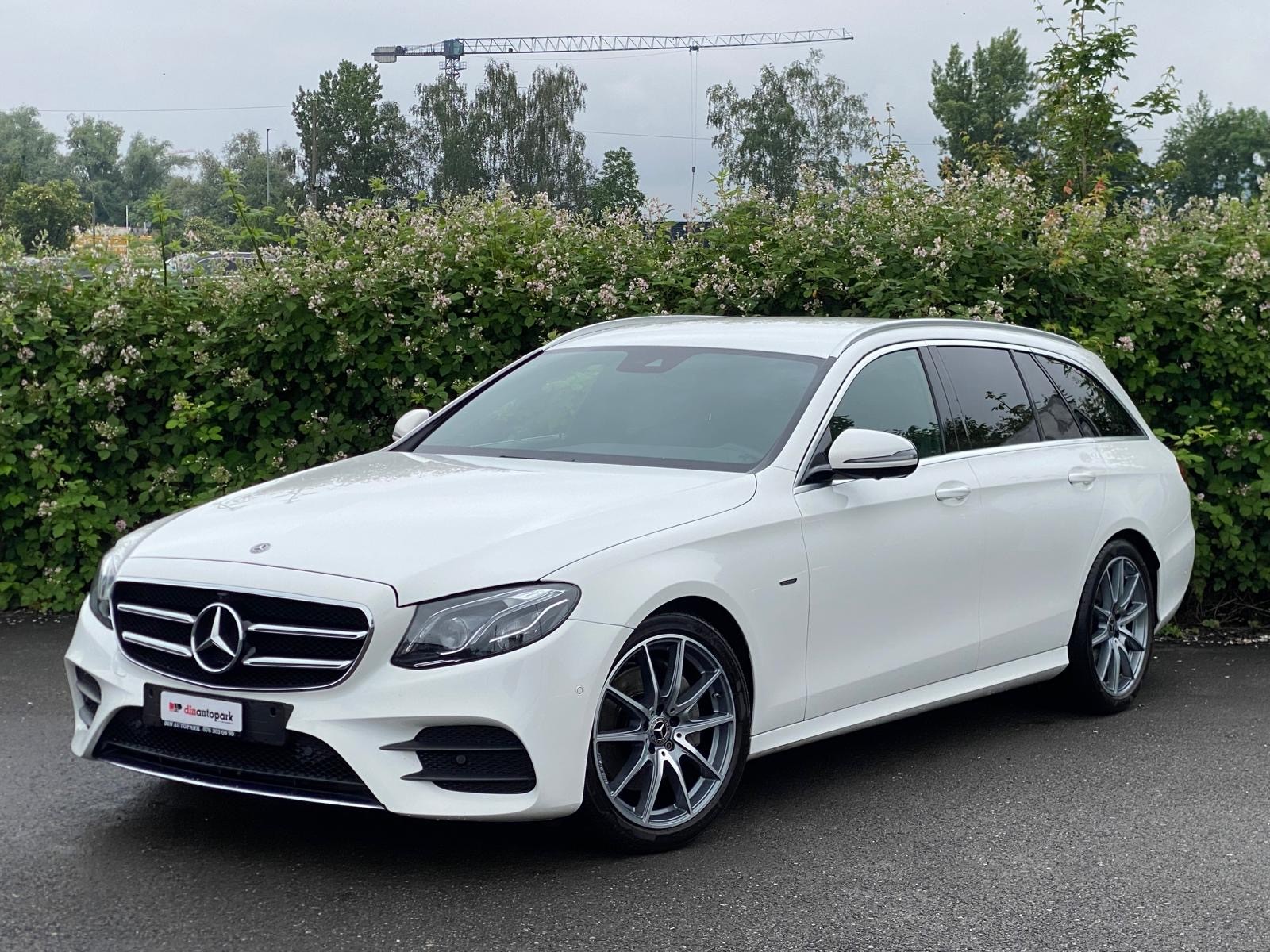 MERCEDES-BENZ E 220 d AMG Line 9G-Tronic