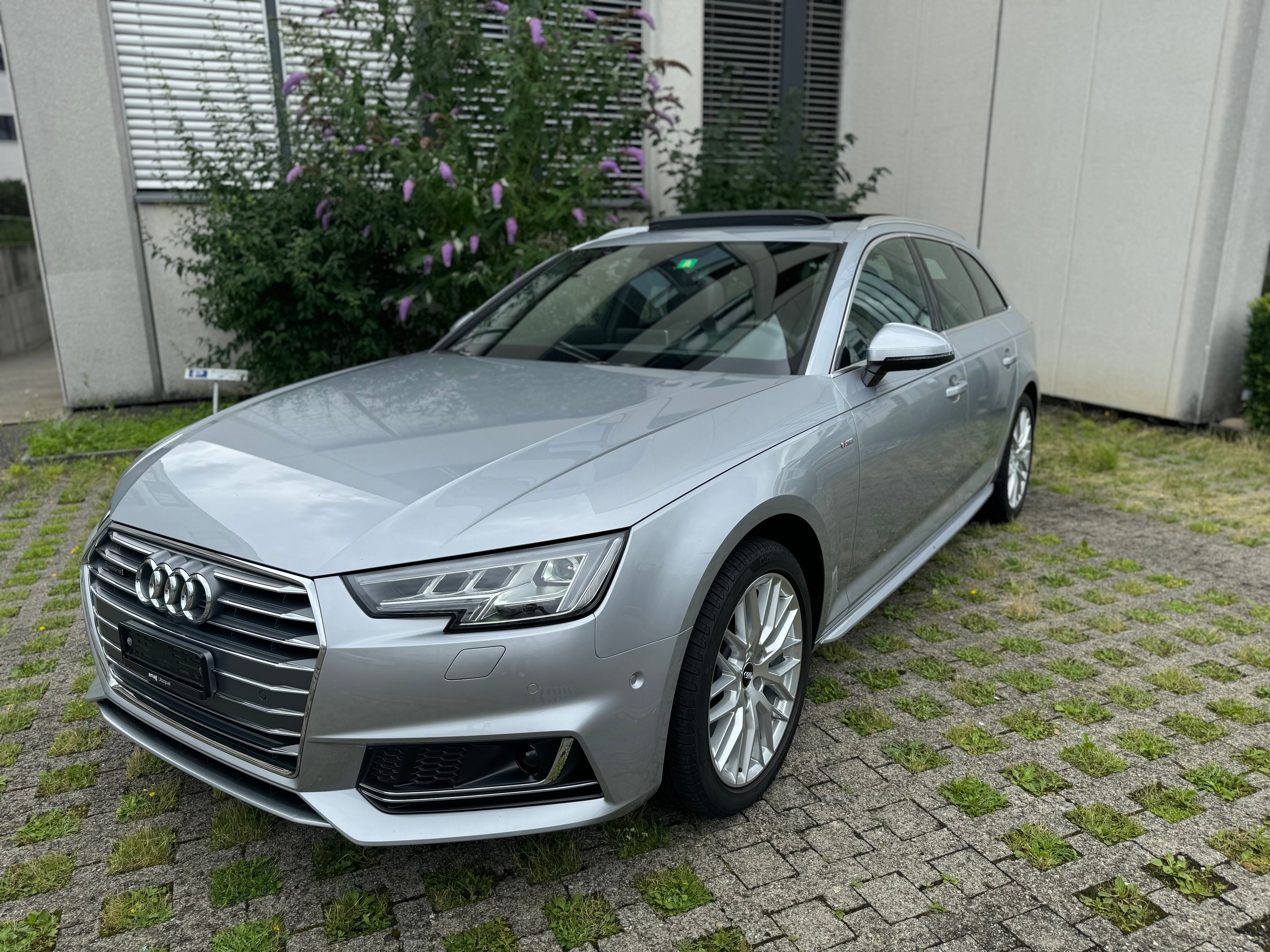 AUDI A4 Avant 2.0 TFSI Design quattro S-tronic