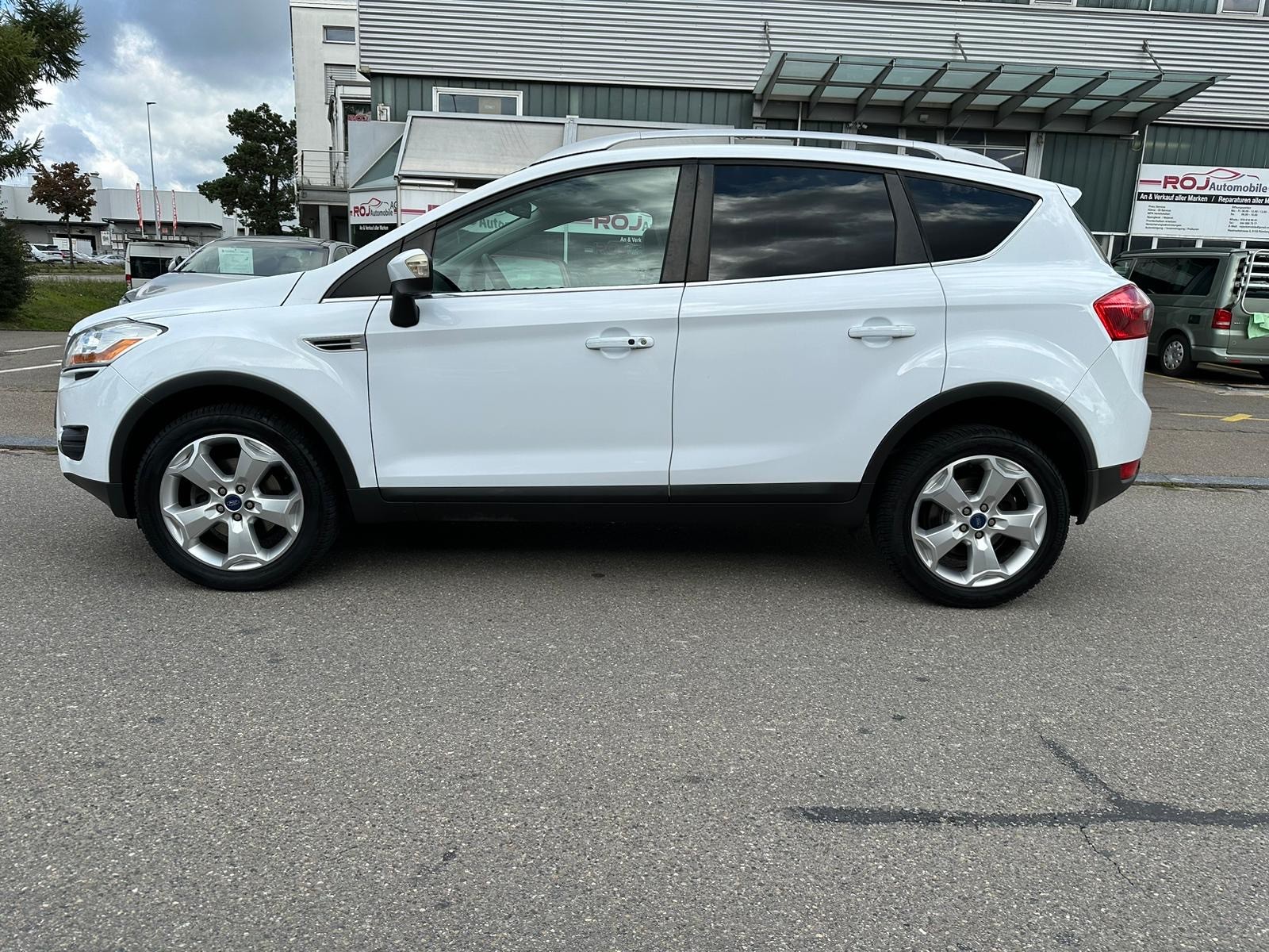 FORD Kuga 2.5 Turbo Titanium 4WD Automatic