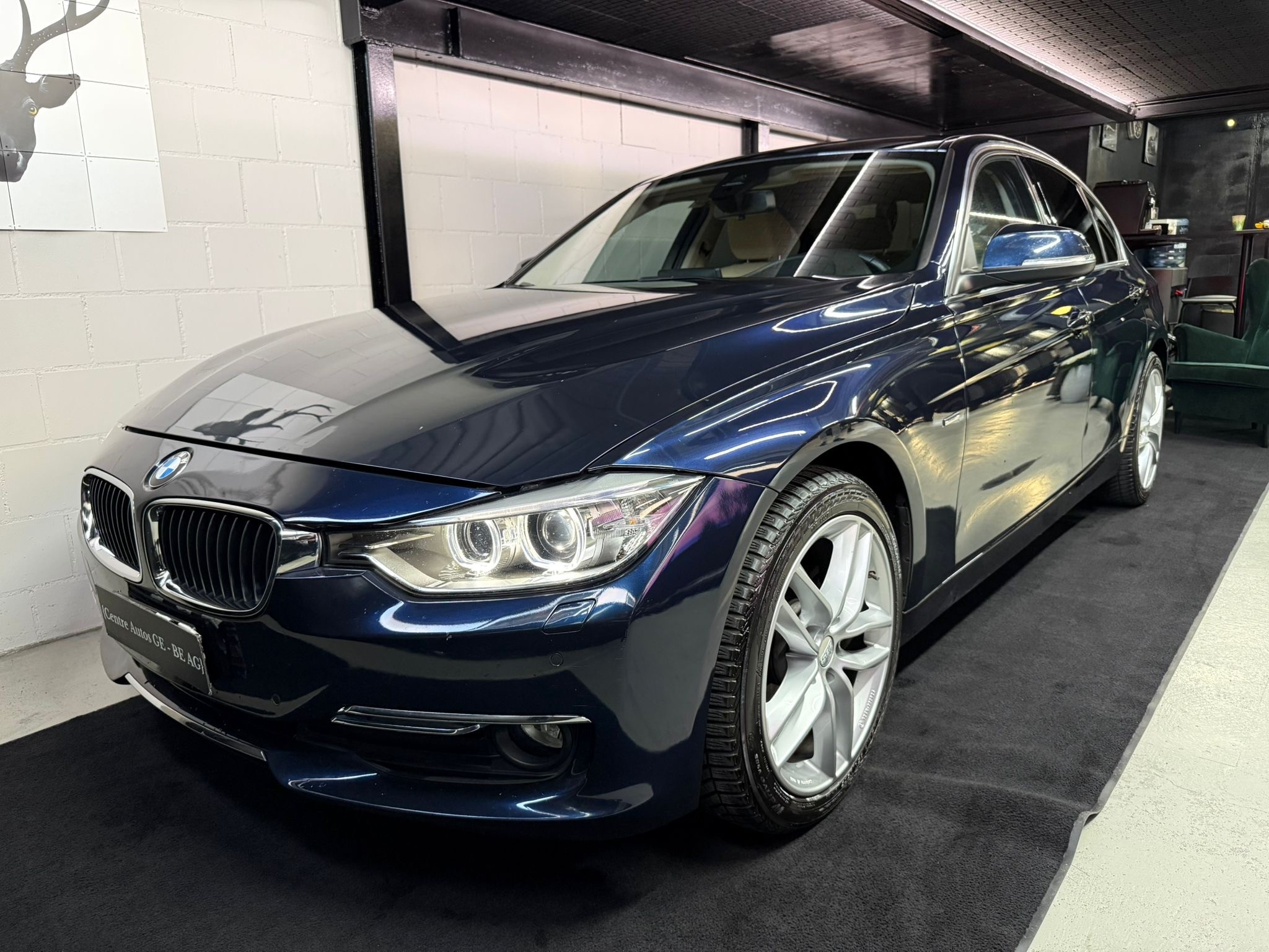 BMW 320i Luxury Line Steptronic