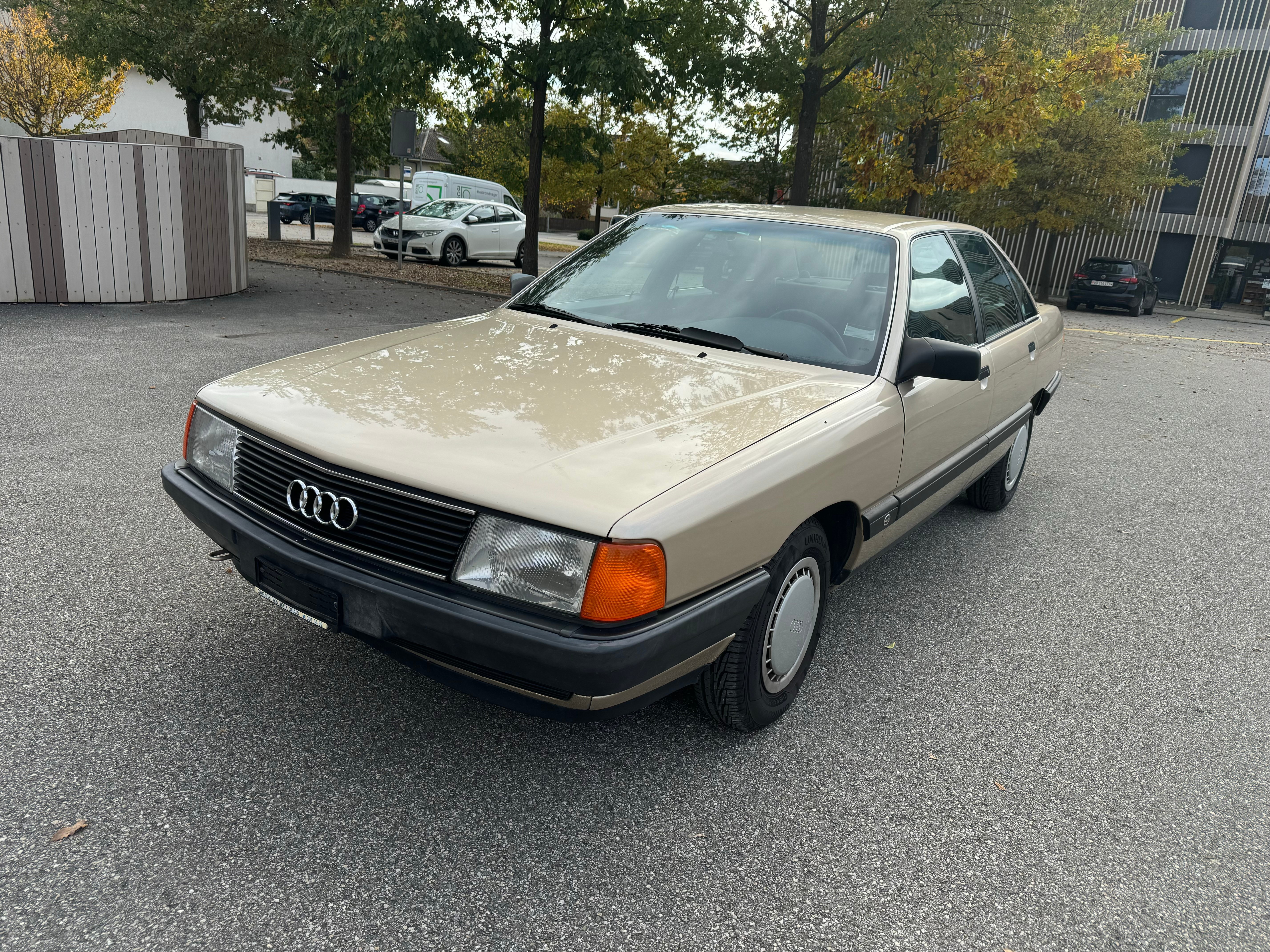 AUDI 100 2.3 E