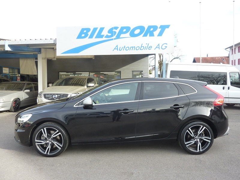 VOLVO V40 D2 Momentum R-Design Geartronic