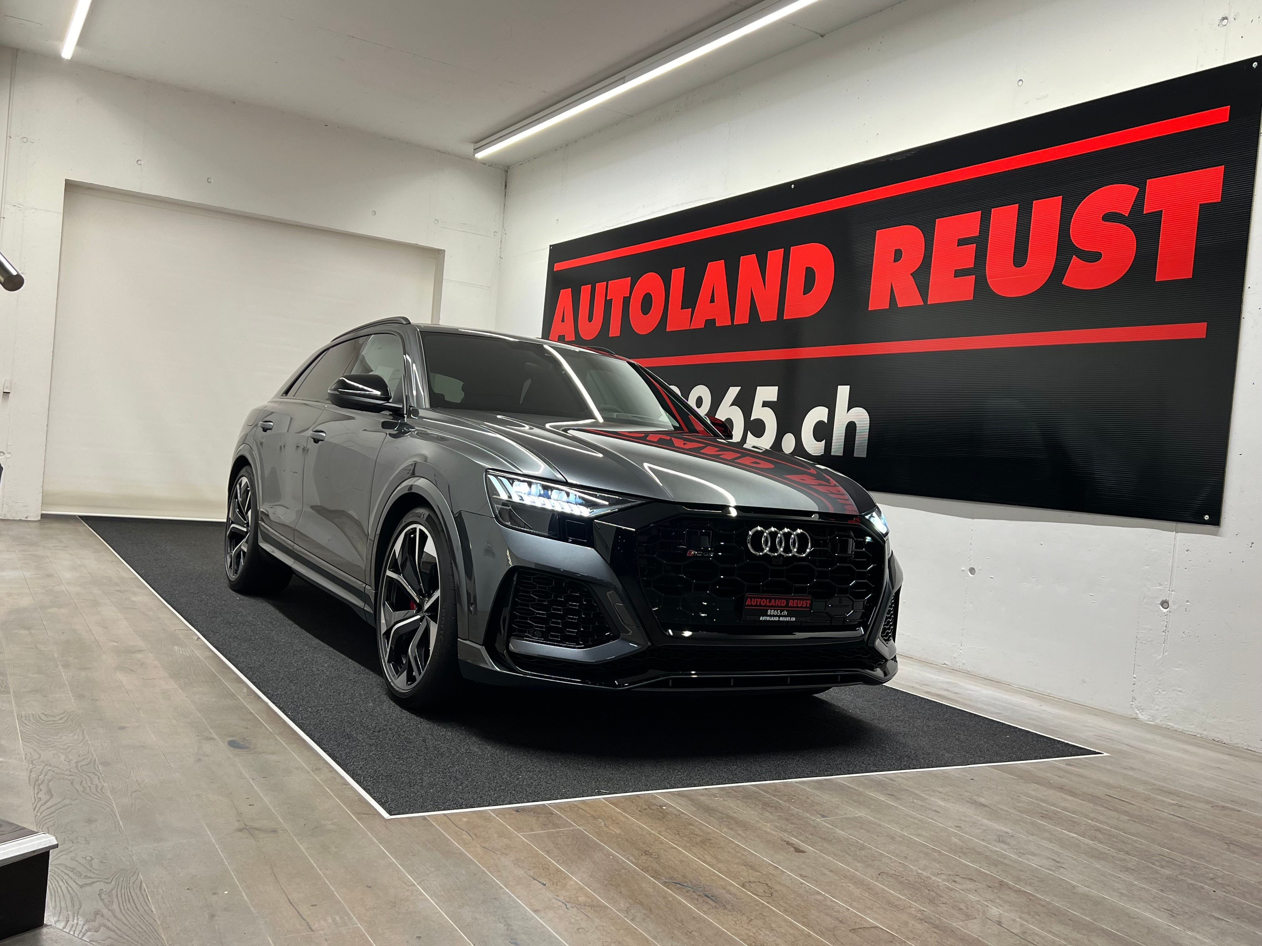 AUDI RSQ8 quattro tiptronic