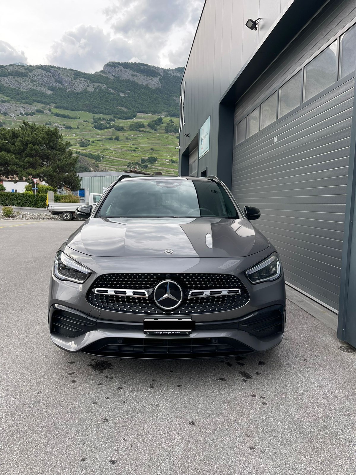 MERCEDES-BENZ GLA 250 AMG Line 8G-DCT