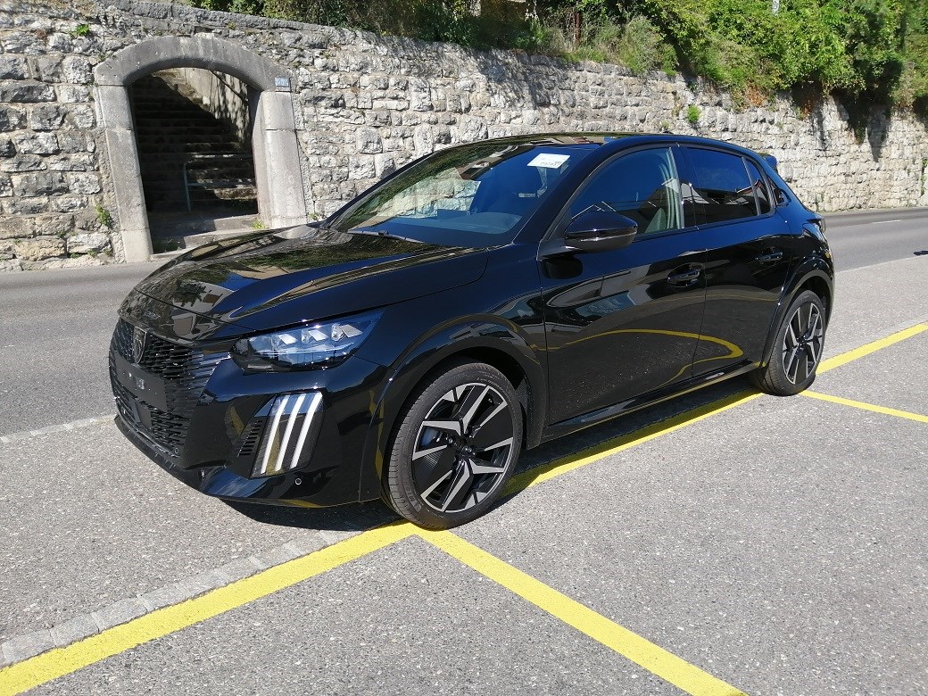 PEUGEOT 208 1.2 MHEV 136 GT GT