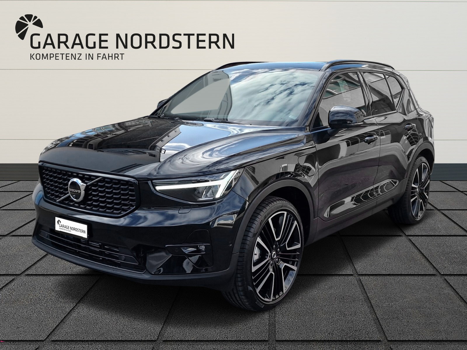 VOLVO XC40 1.5 T5 PiH Ultimate Dark