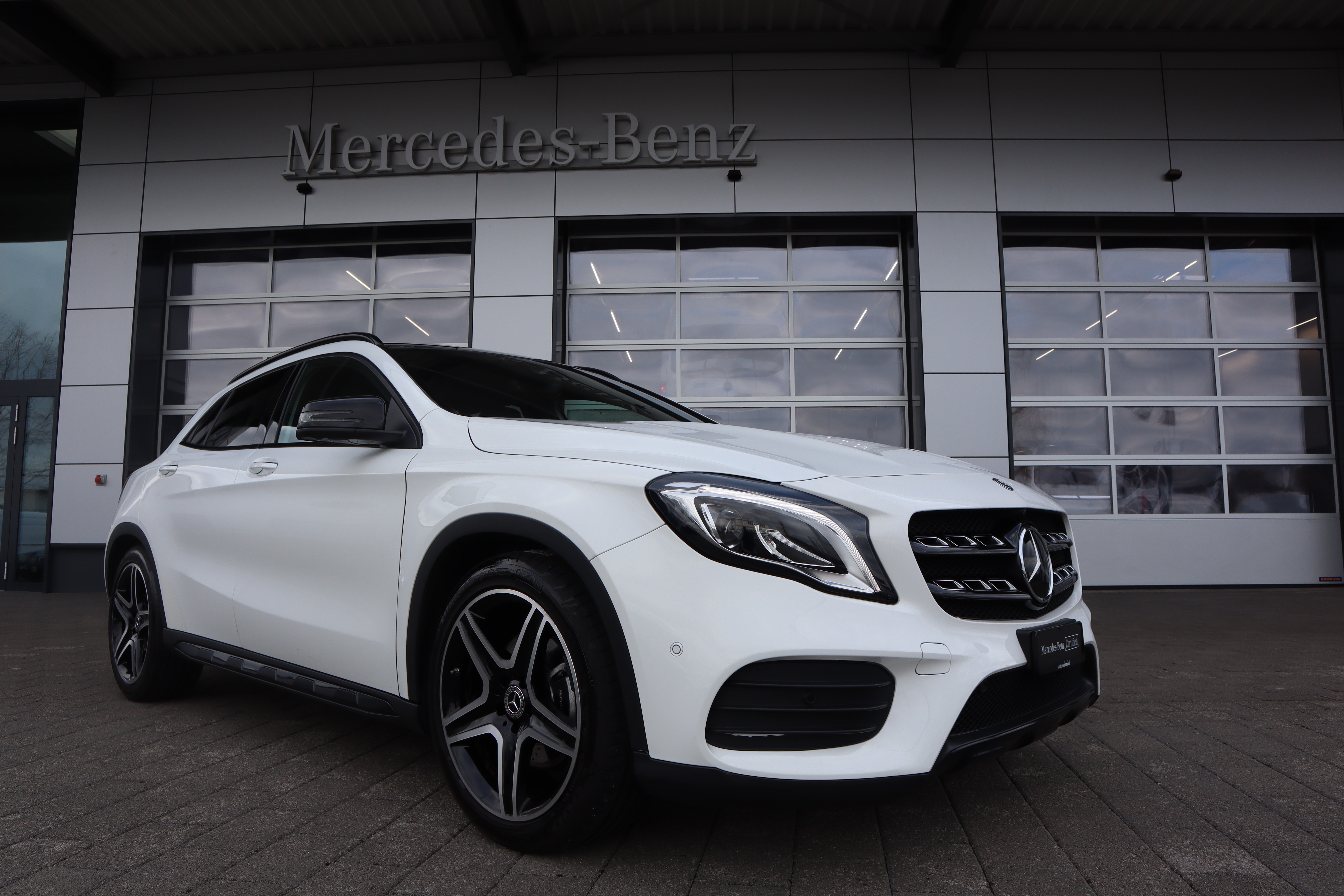 MERCEDES-BENZ GLA 220 AMG Line 4Matic 7G-DCT