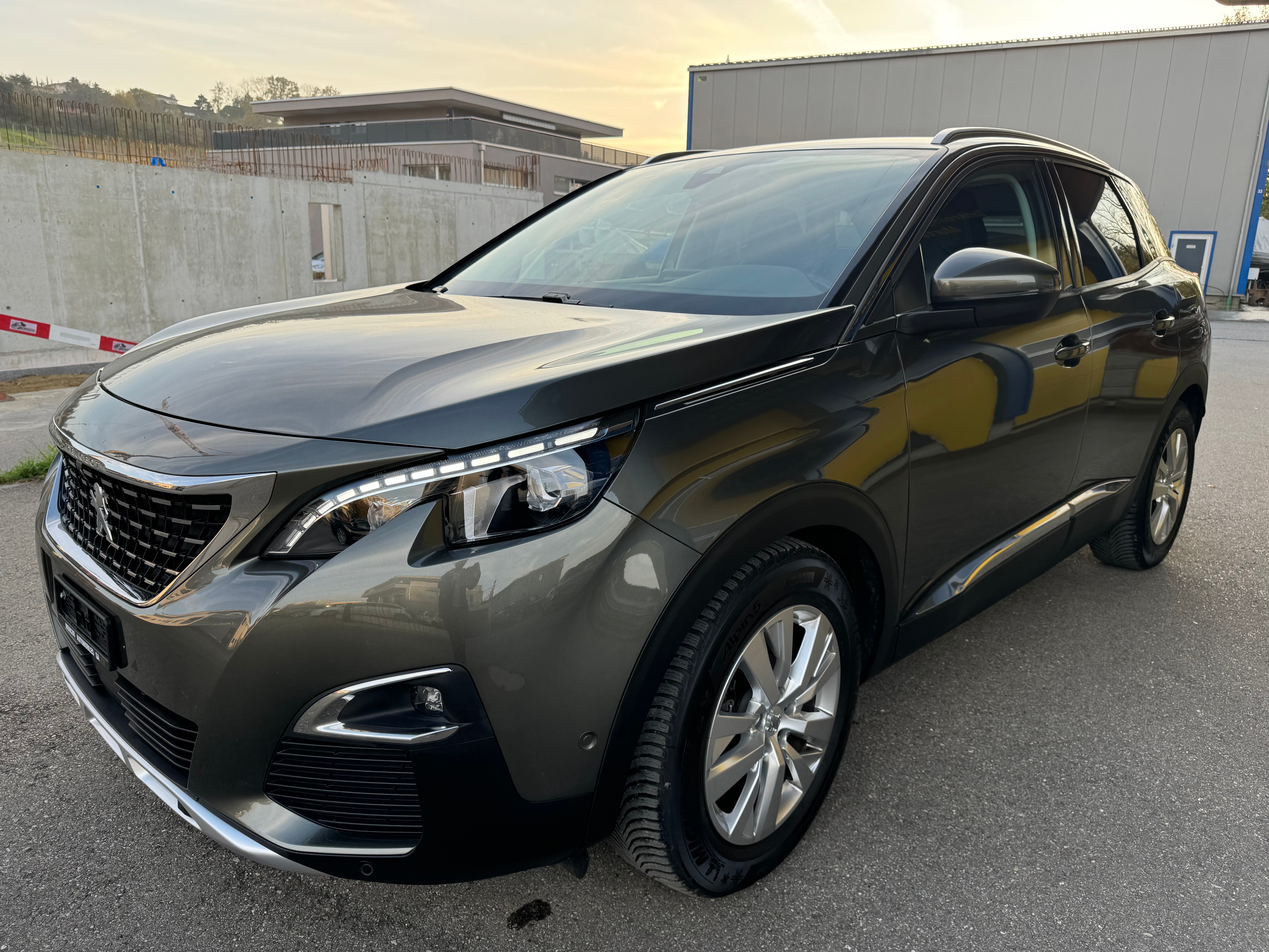 PEUGEOT 3008 1.2 PureTech Allure