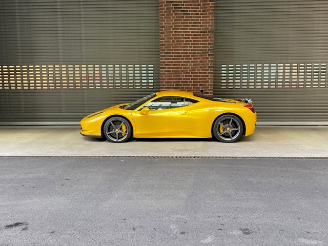 FERRARI 458 Italia 4.5 V8