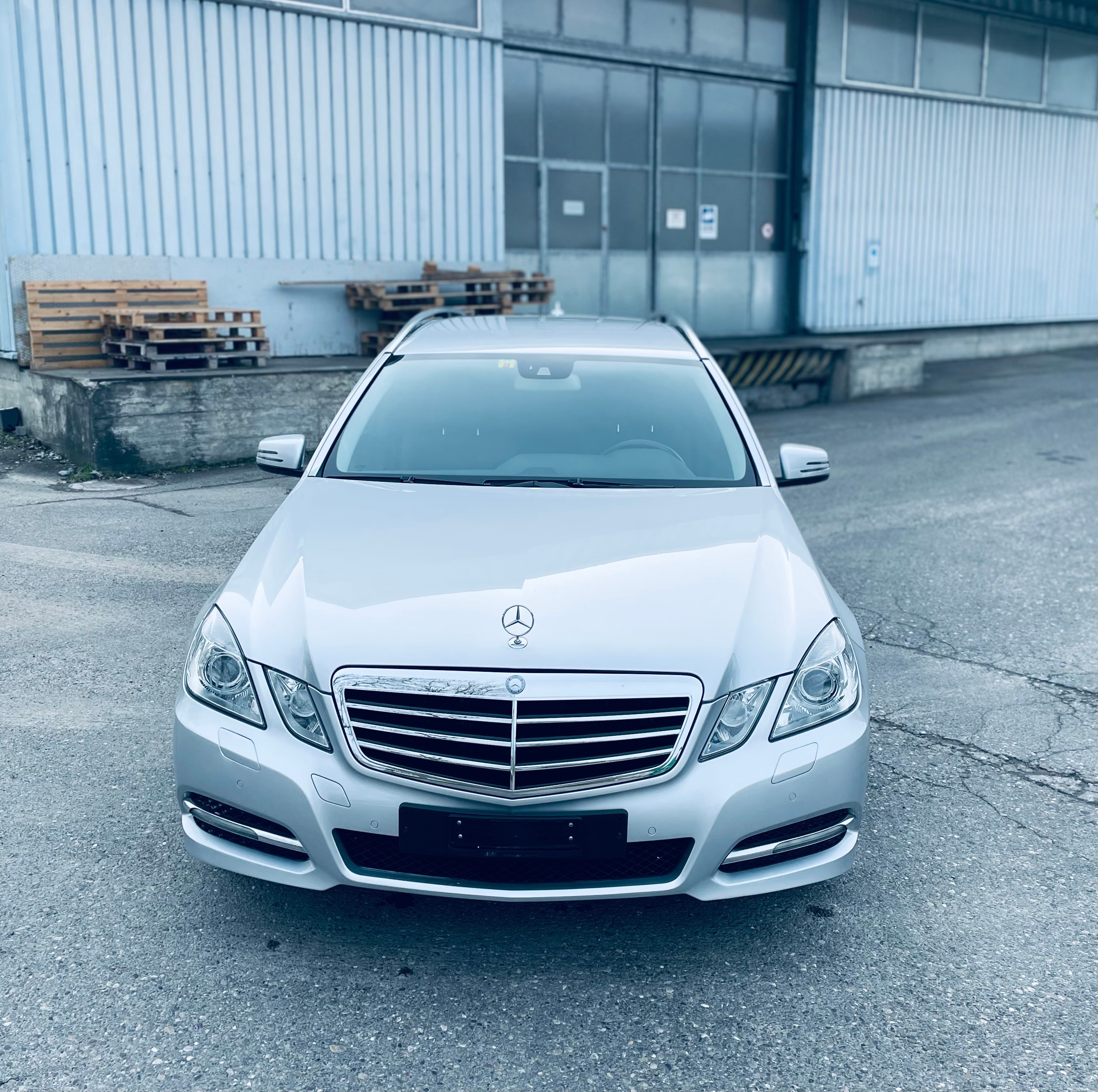 MERCEDES-BENZ E 200 CGI BlueEfficiency Elégance 7G-Tronic