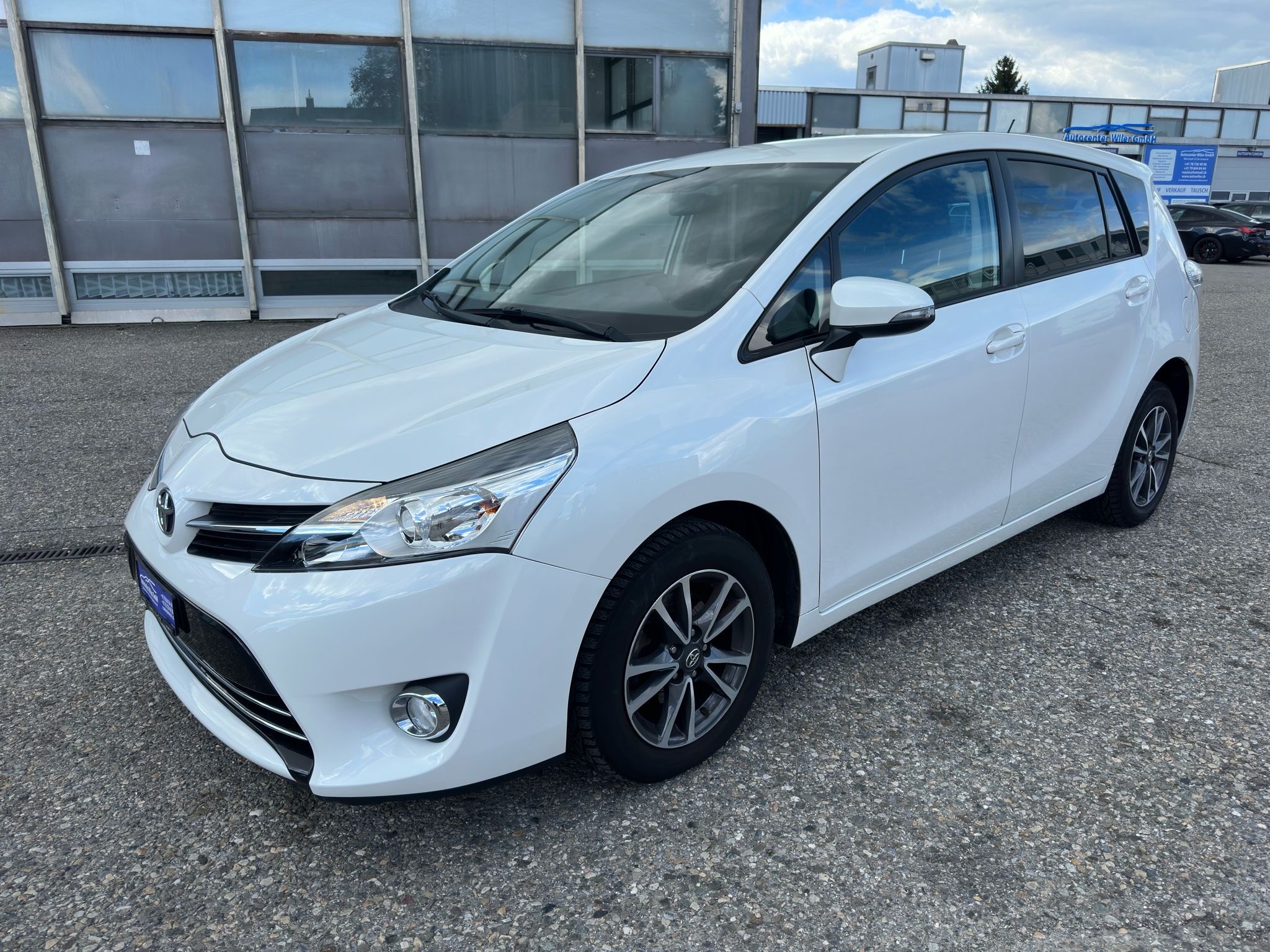 TOYOTA Verso 1.6 D-4D Trend