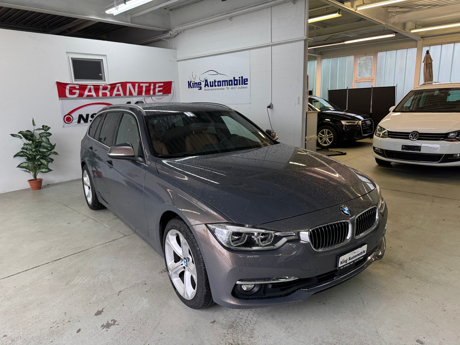 BMW 330i xDrive Touring Luxury Line Steptronic