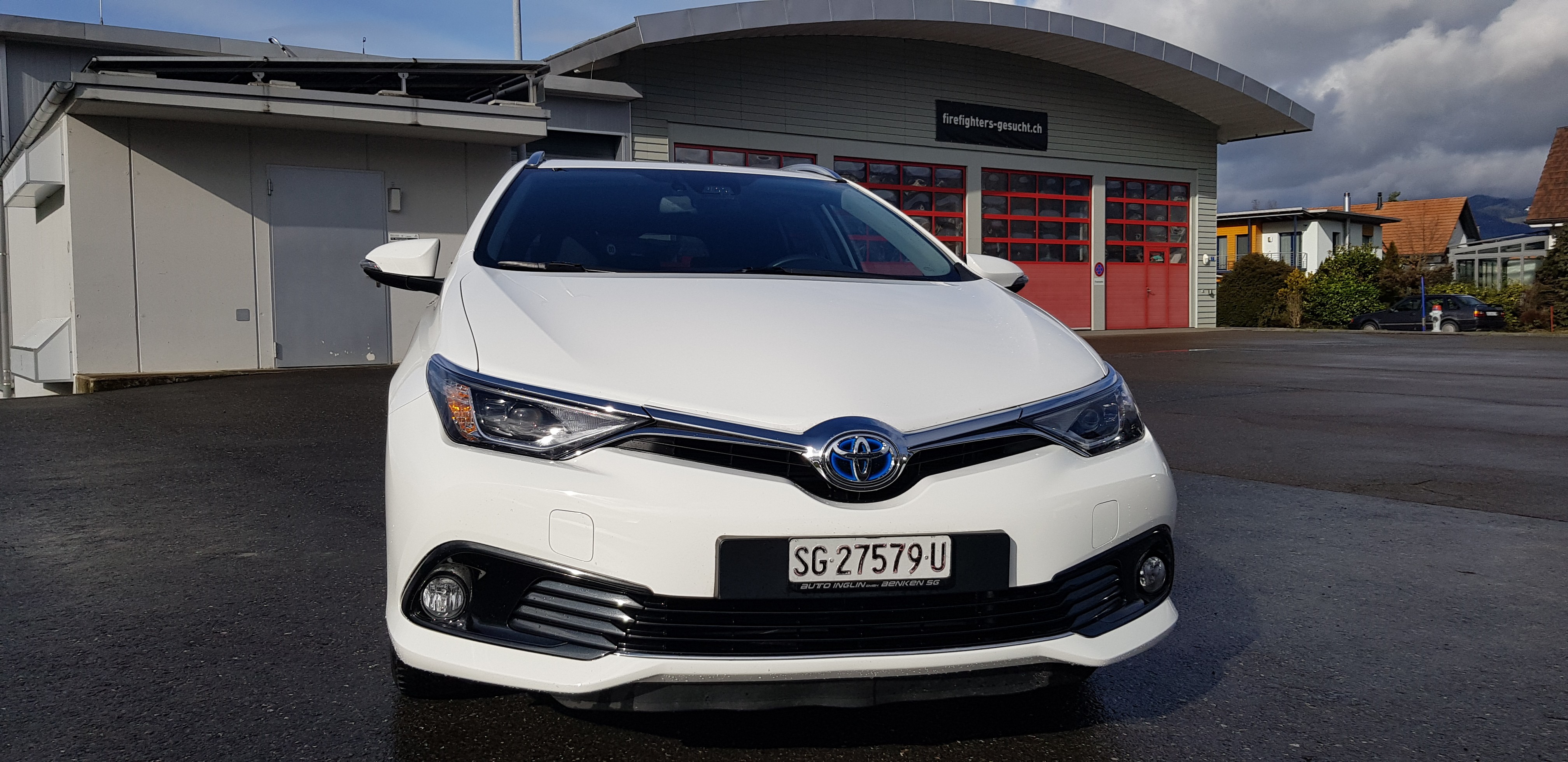 TOYOTA Auris Touring Sports 1.8 HSD Trend e-CVT