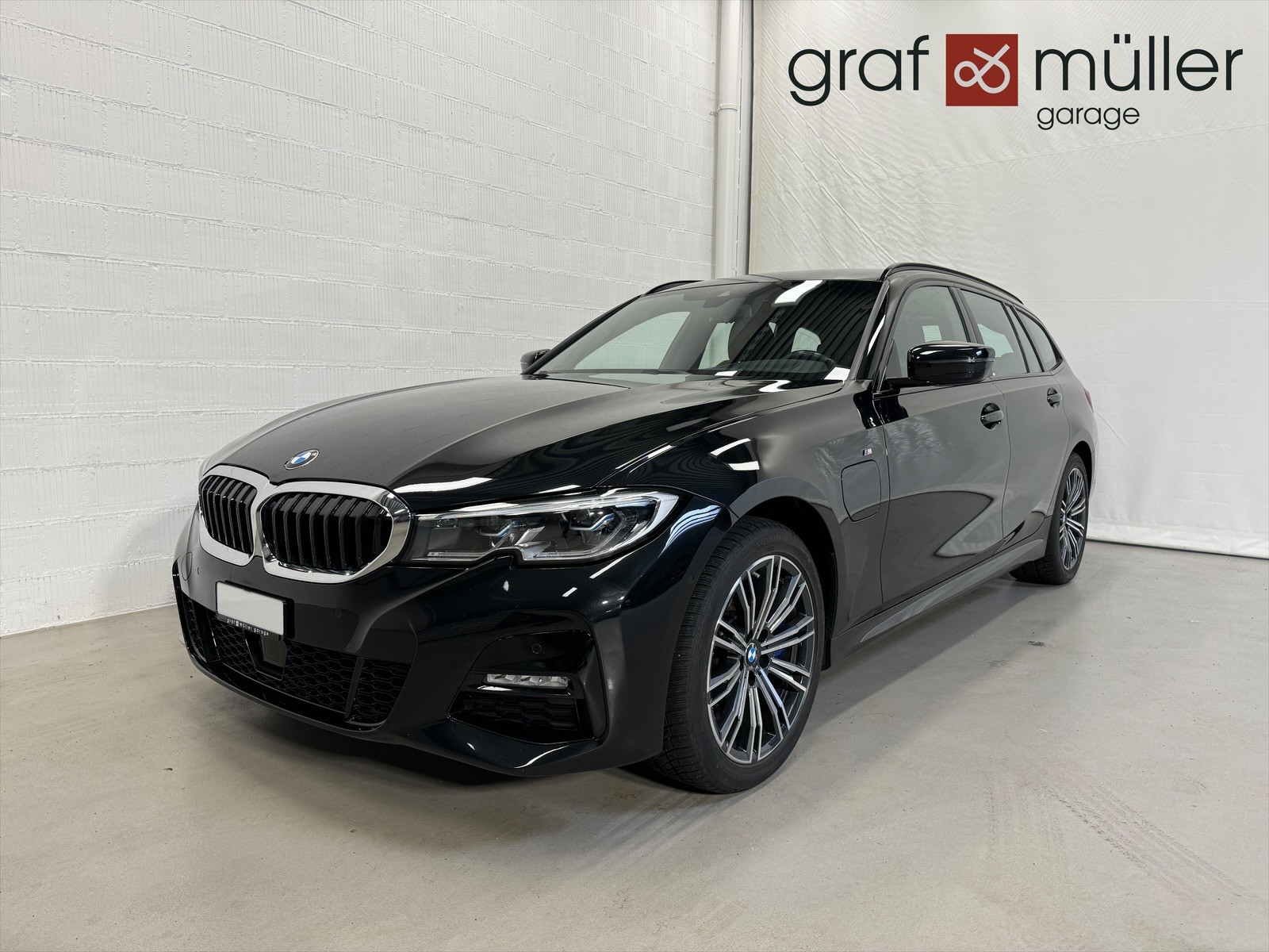 BMW 330e x DriveTouring M Sport Steptronic