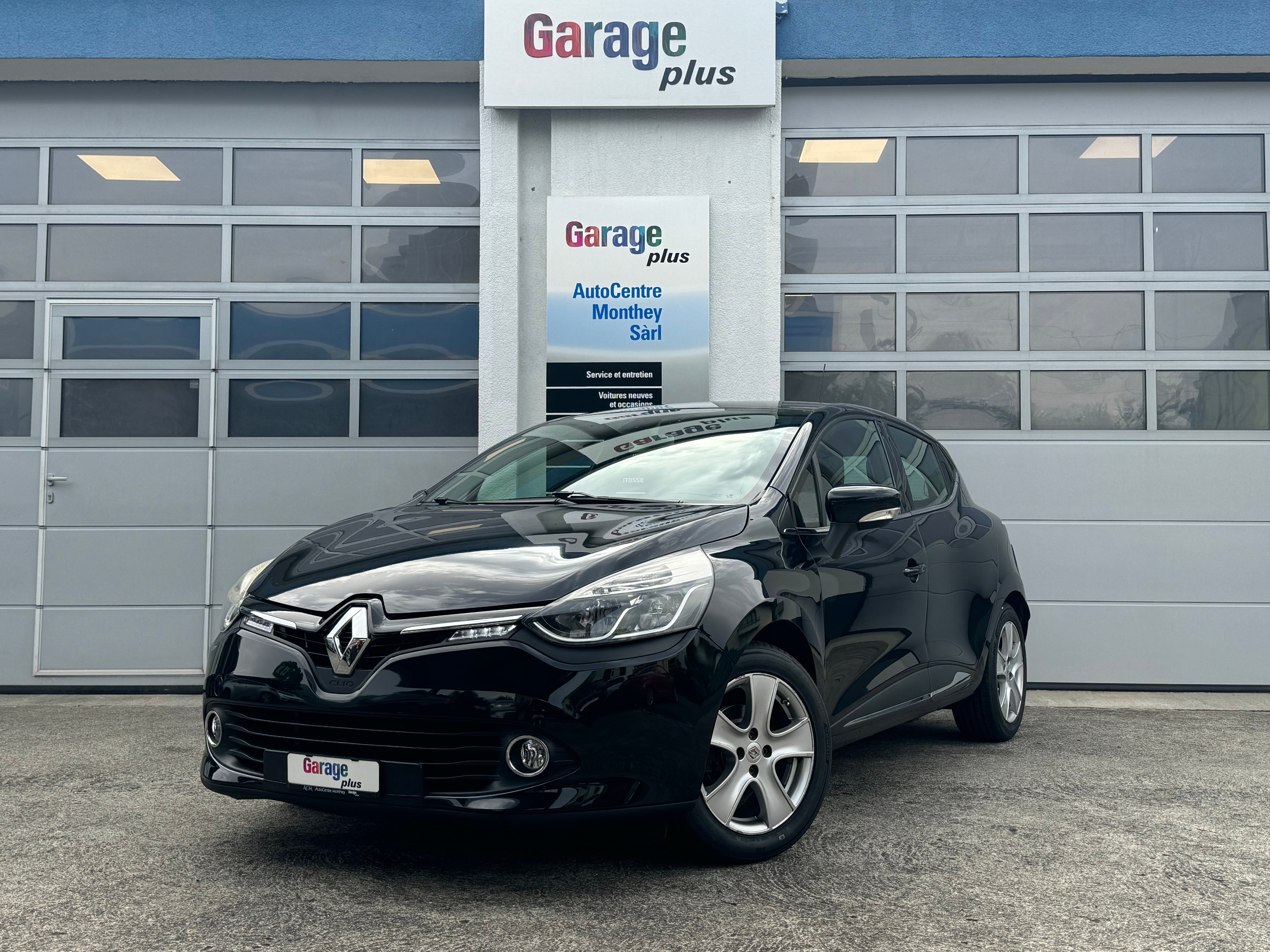 RENAULT Clio 0.9 12V Swiss Edition