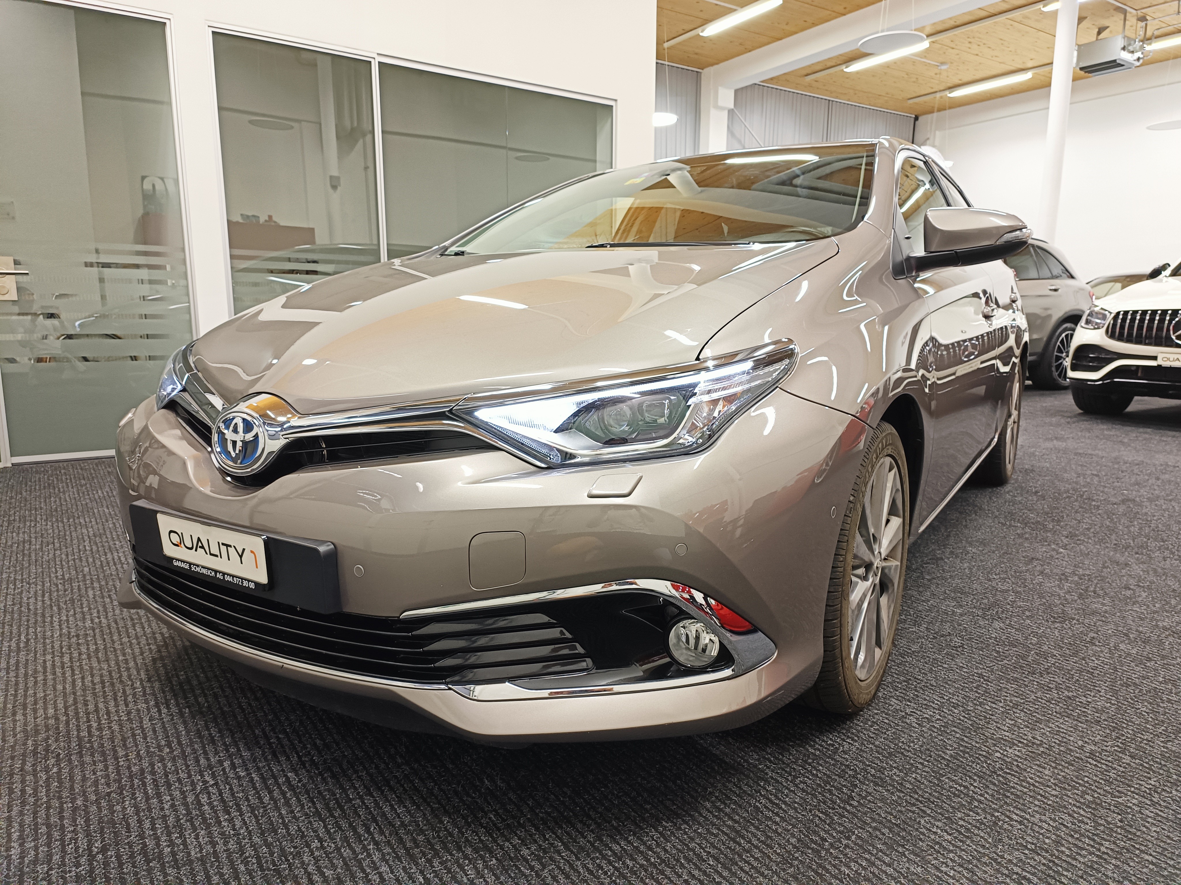 TOYOTA Auris 1.8 HSD Sol e-CVT