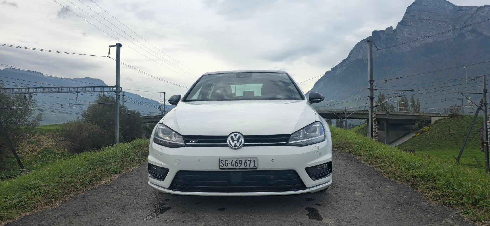 VW Golf 2.0 TDI R-Line Design 4Motion