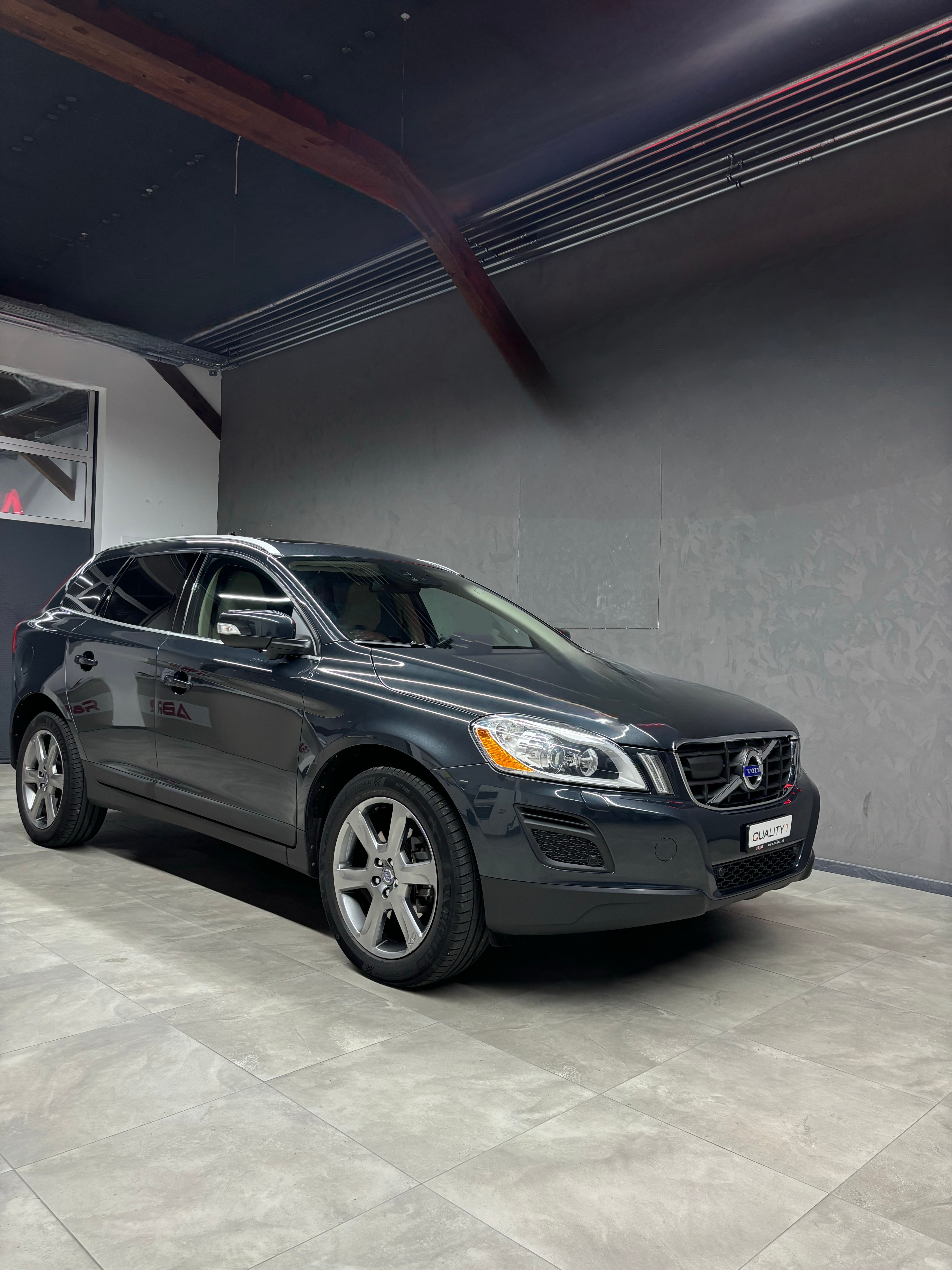 VOLVO XC60 D5 AWD Momentum Geartronic