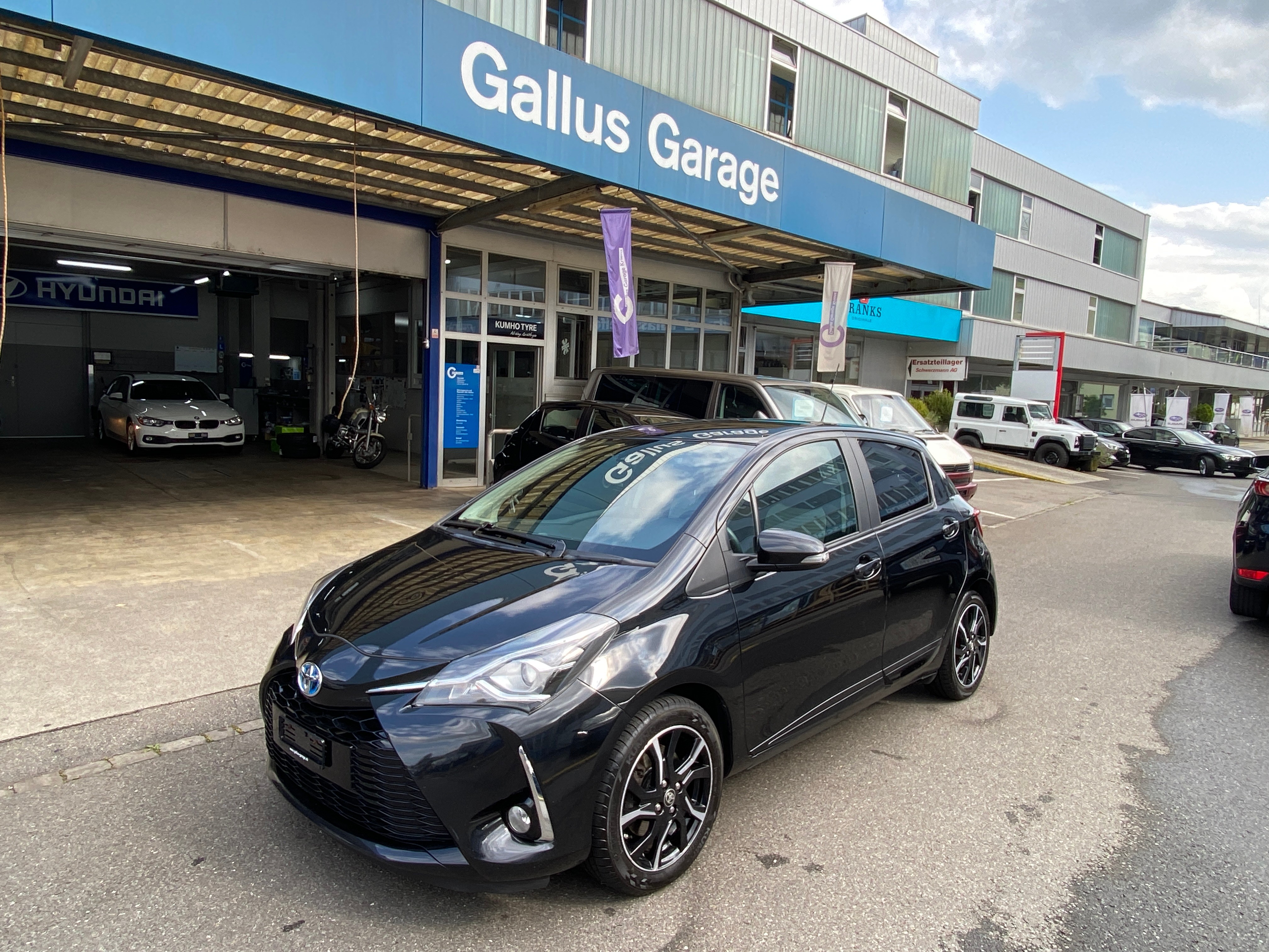 TOYOTA Yaris 1.5 VVT-i Hybrid Trend e-CVT