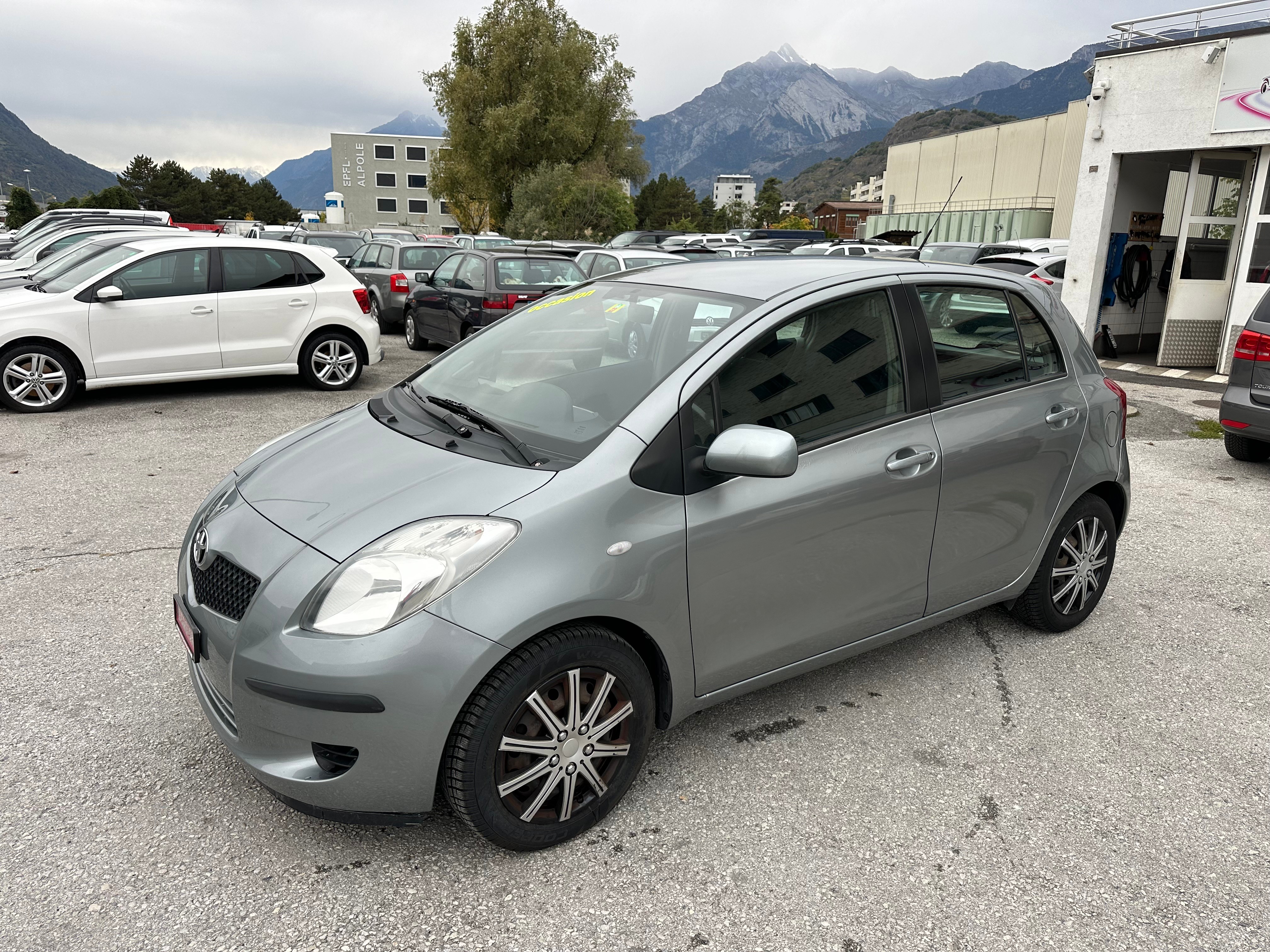 TOYOTA Yaris 1.3 Linea Sol