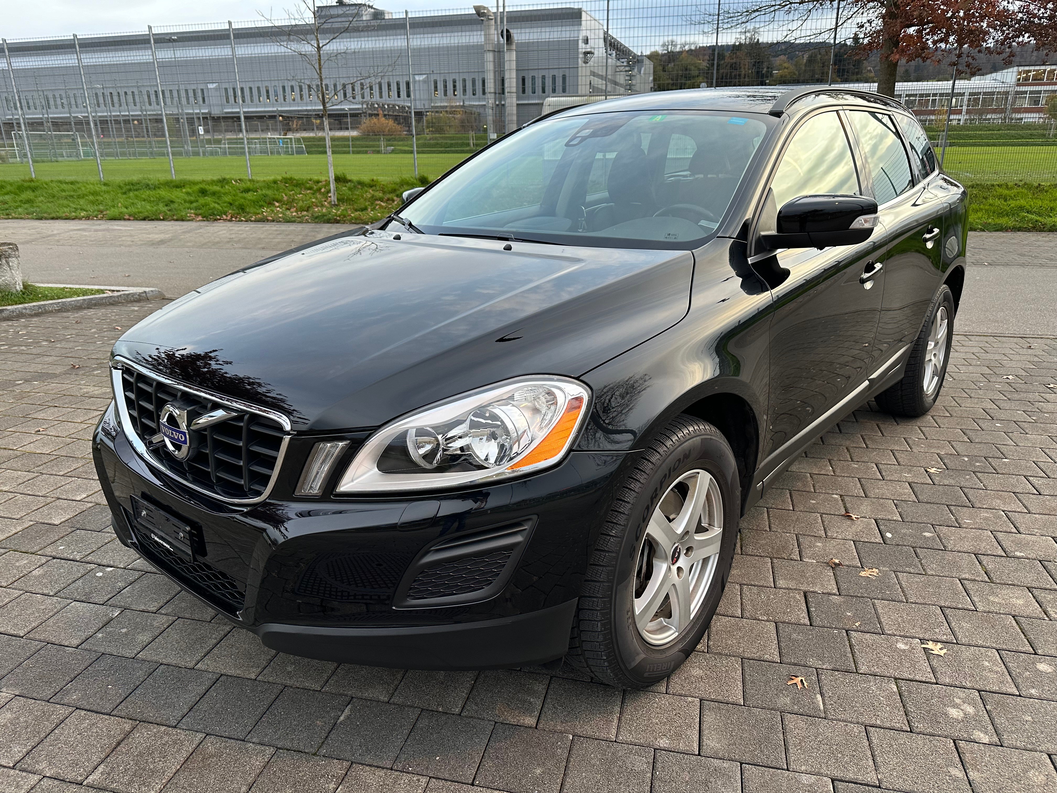 VOLVO XC60 2.0T Summum Powershift