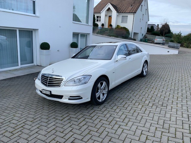 MERCEDES-BENZ S 500 L BlueEfficiency SS 4Matic 7G-Tronic