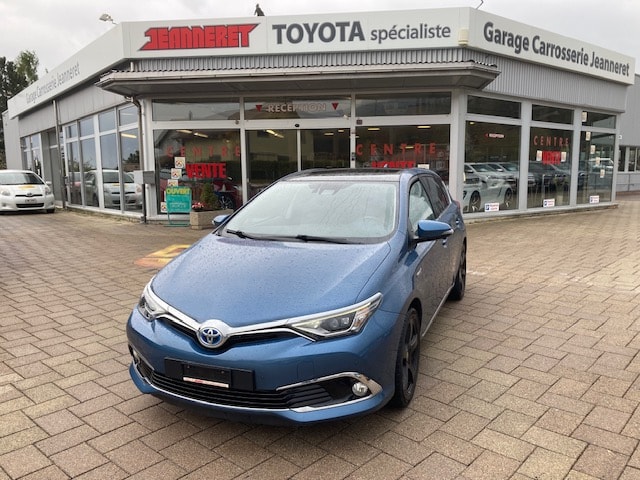 TOYOTA Auris 1.8 HSD Sol e-CVT