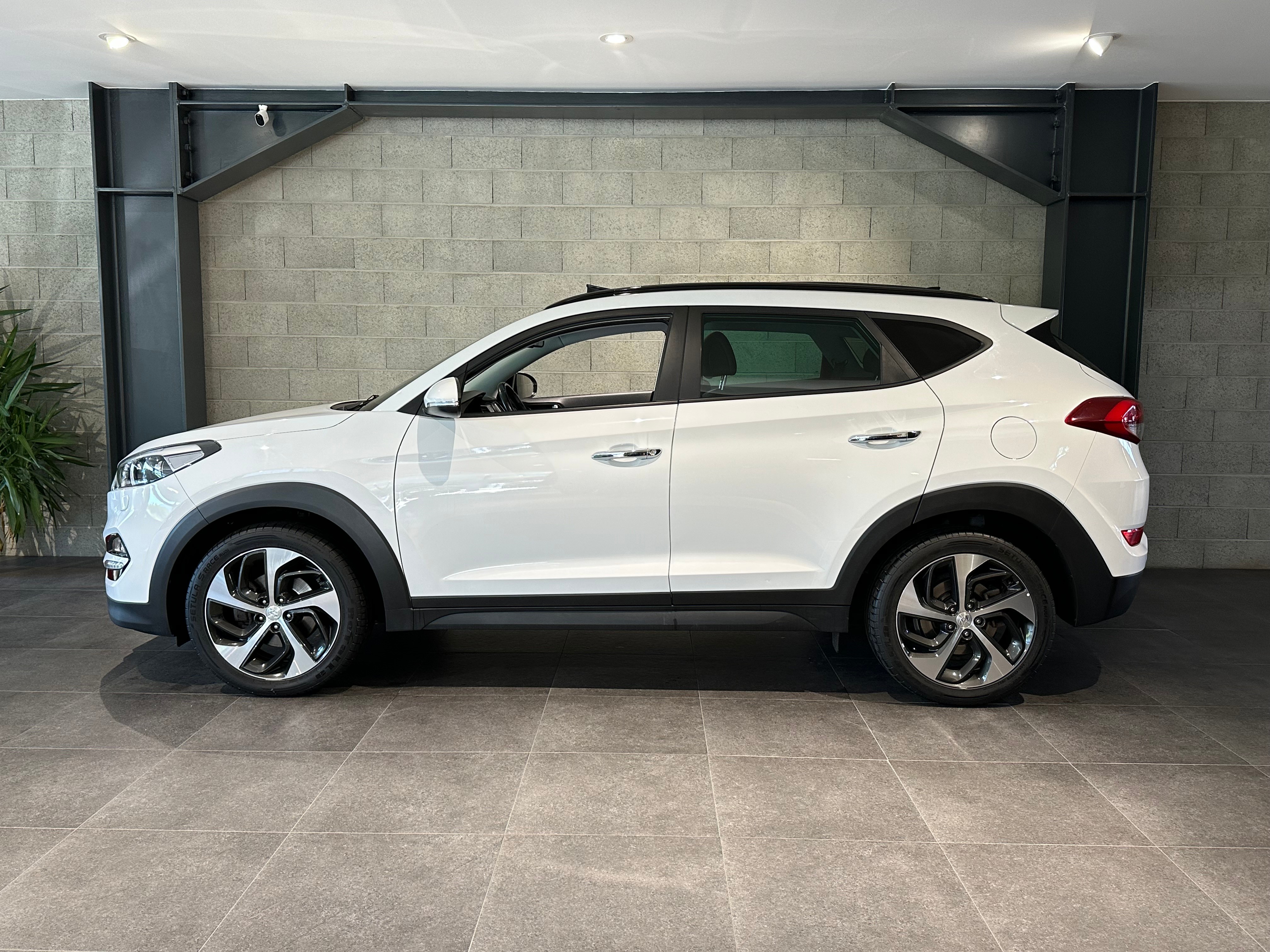 HYUNDAI Tucson 1.6 TGDI 4WD