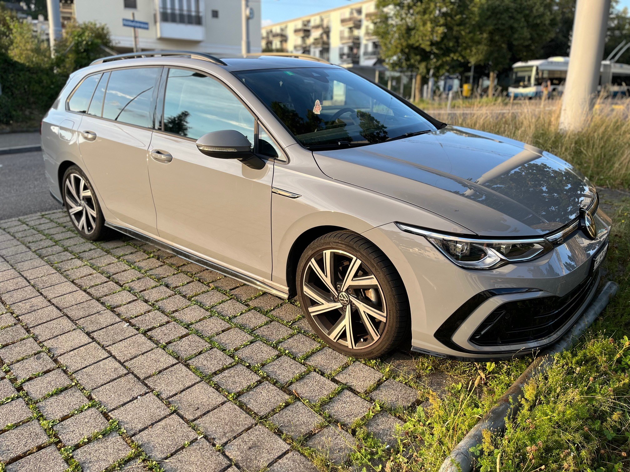 VW Golf Variant 1.5 eTSI mHEV R-Line