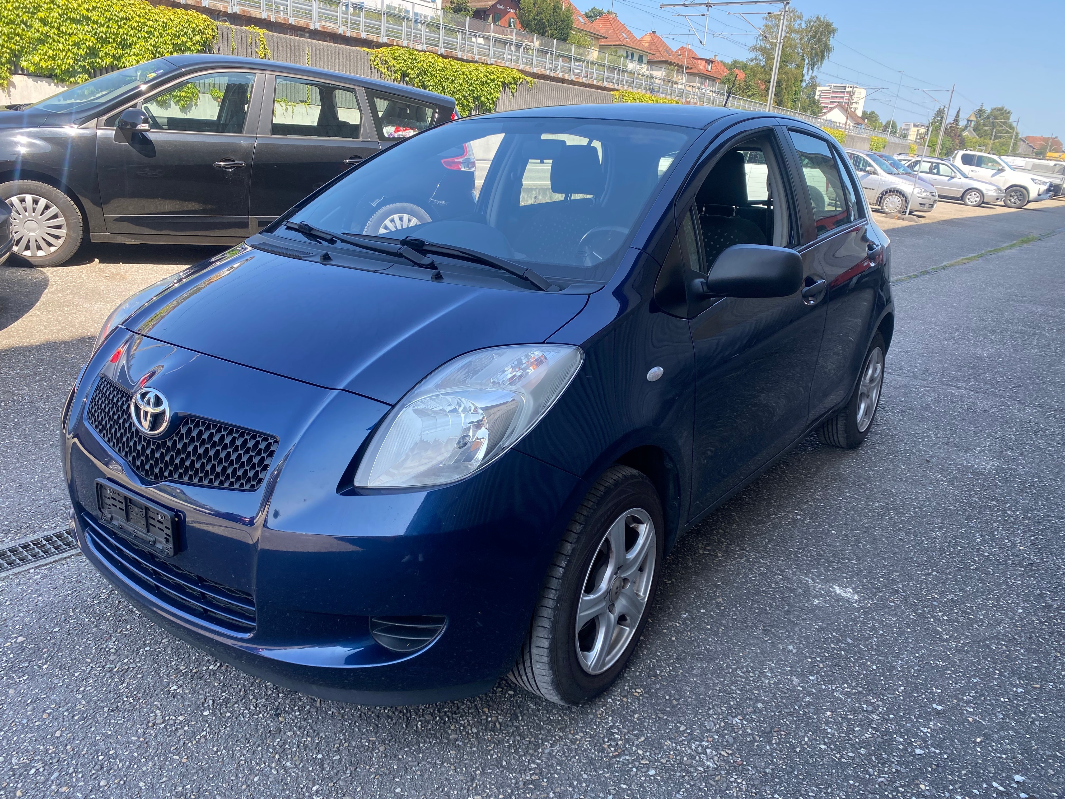 TOYOTA Yaris 1.0 Linea Terra