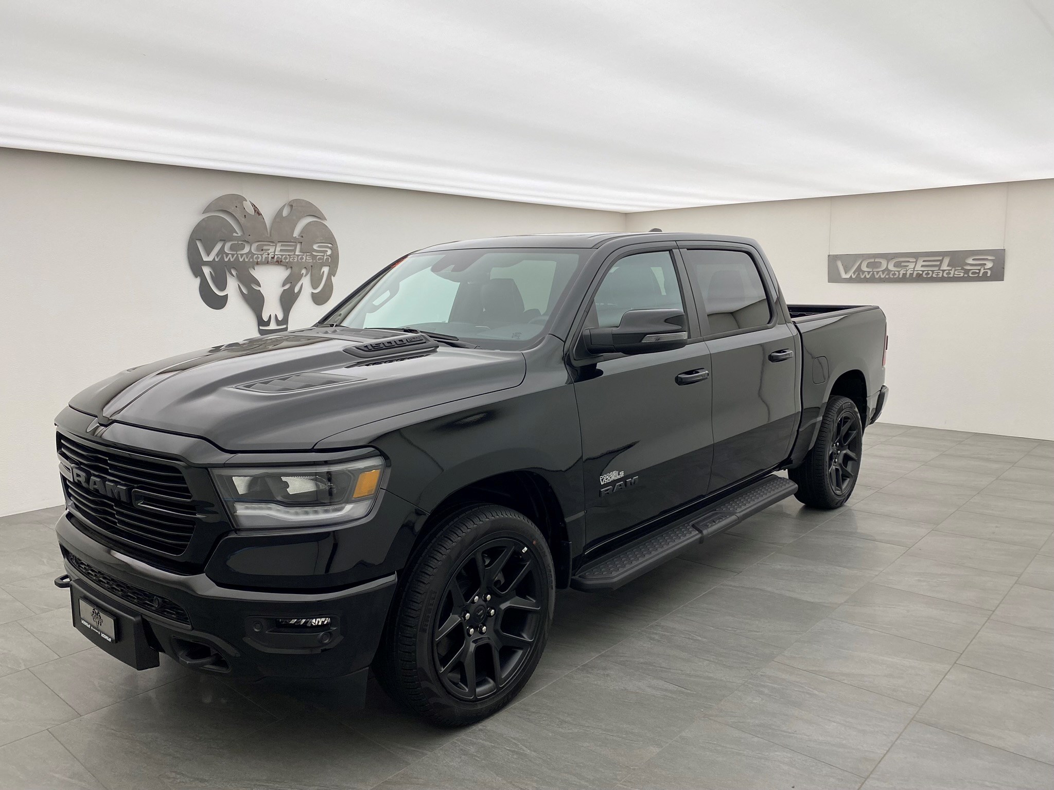 DODGE Ram 1500 Laramie Sport Night