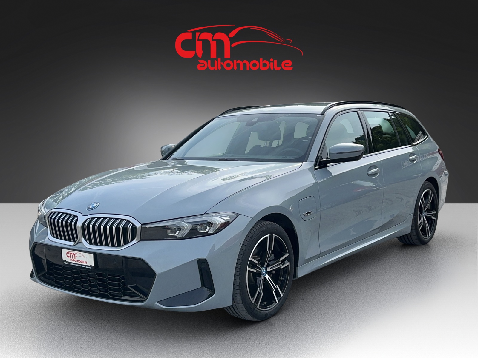 BMW 330e x DriveTouring Steptronic M Sport