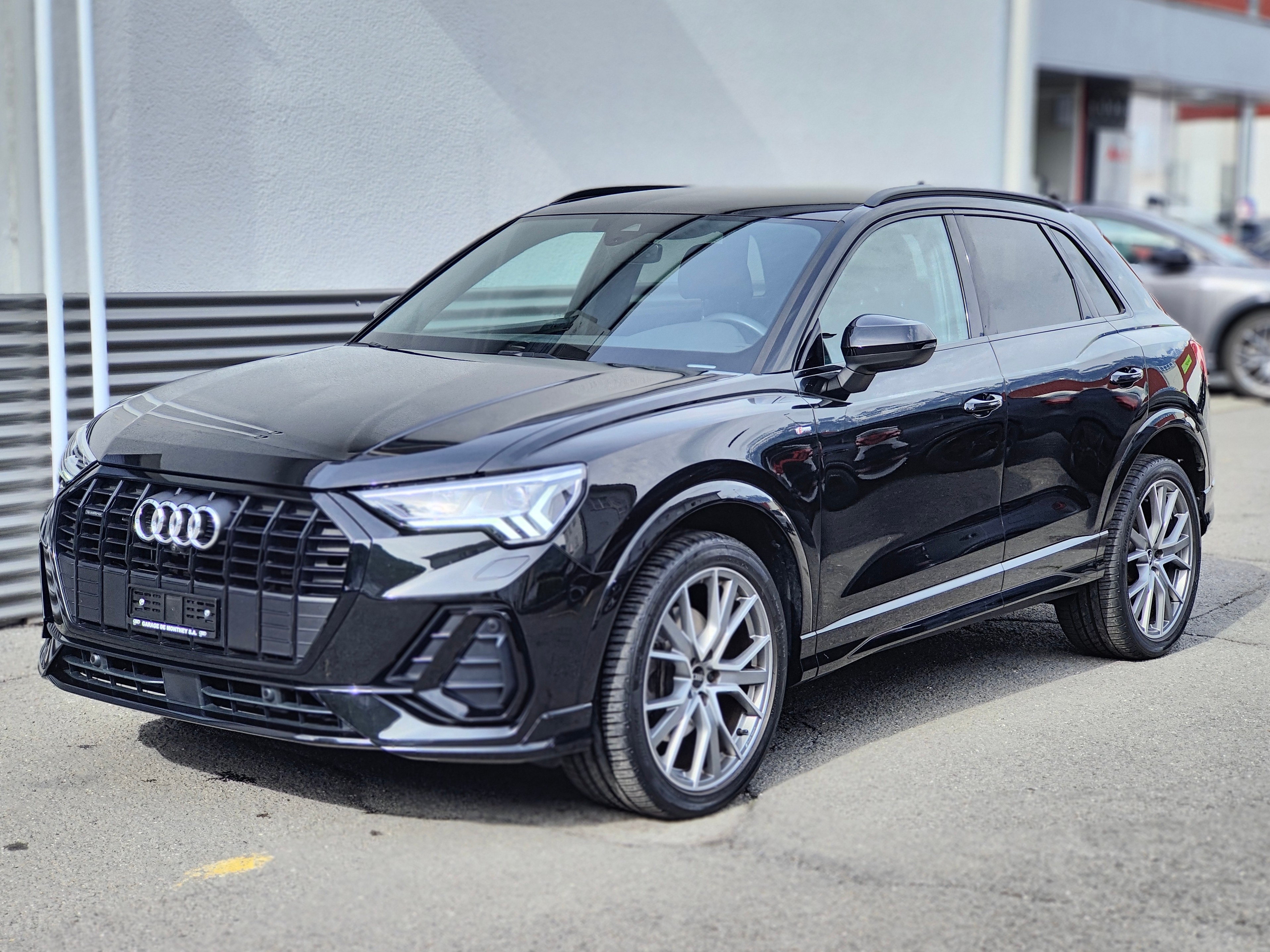 AUDI Q3 40 TFSI S line quattro S-tronic