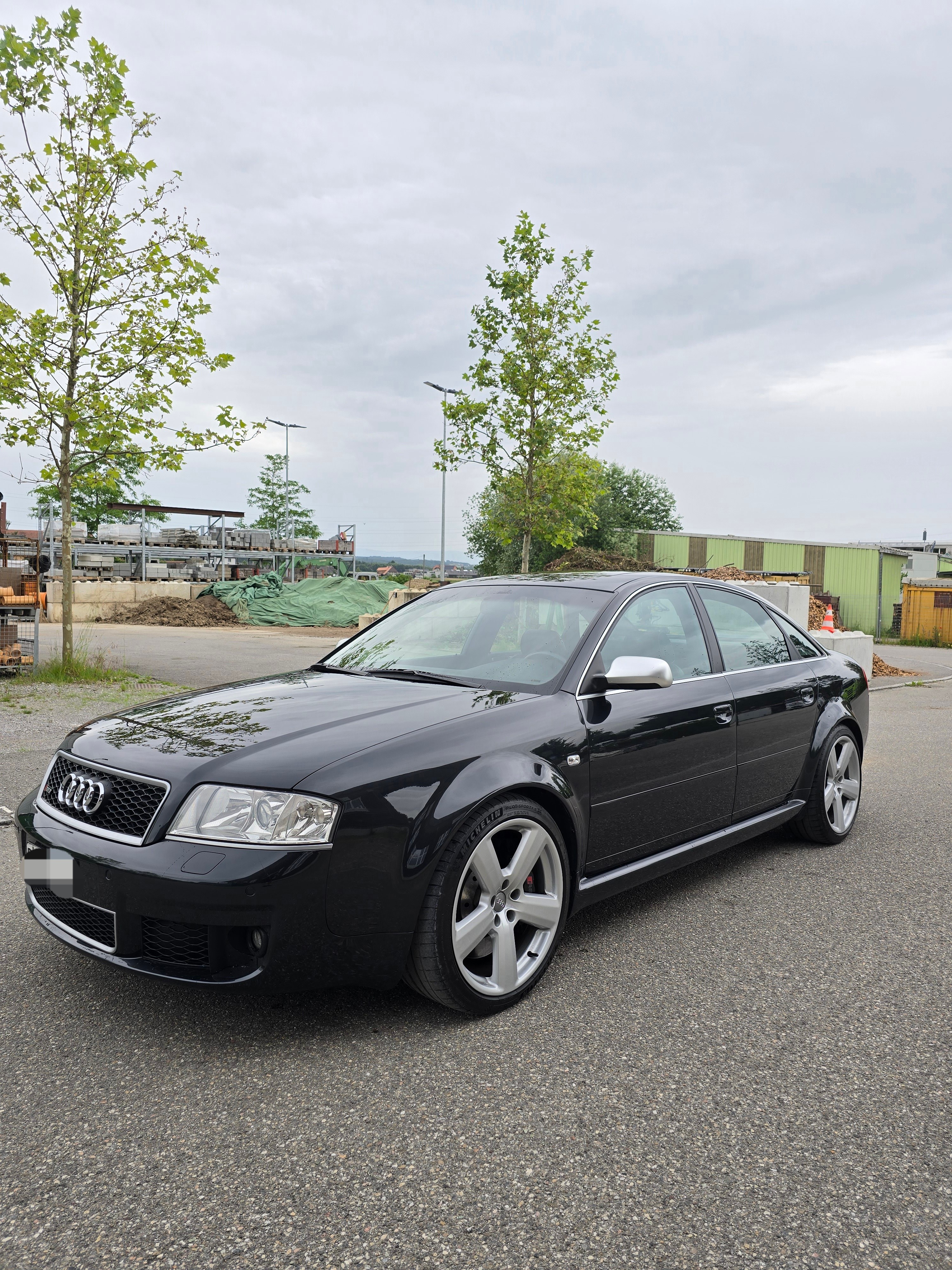 AUDI RS6 quattro tiptronic Limo