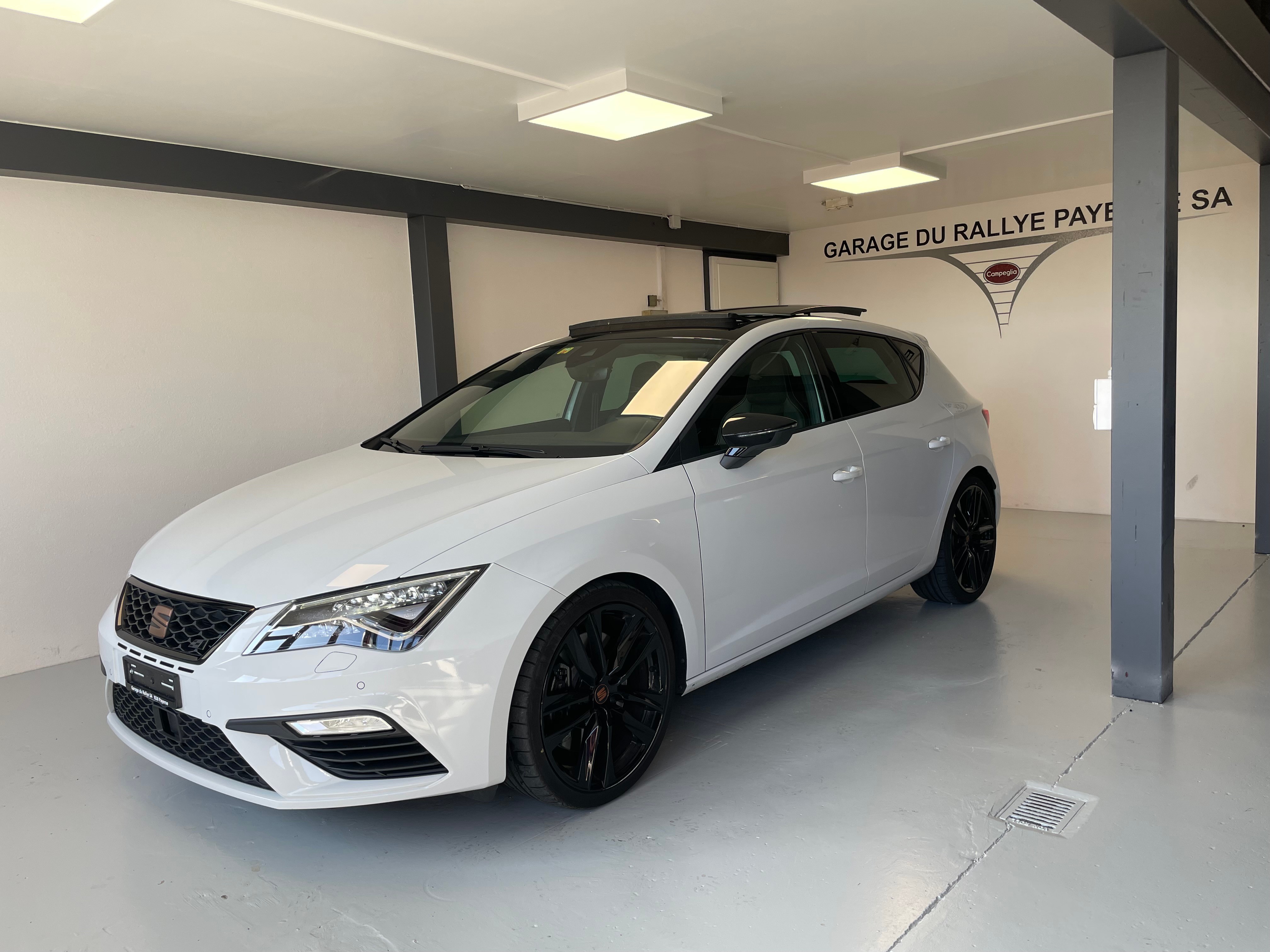 SEAT Leon 2.0 TSI SWISS Cupra 290 DSG