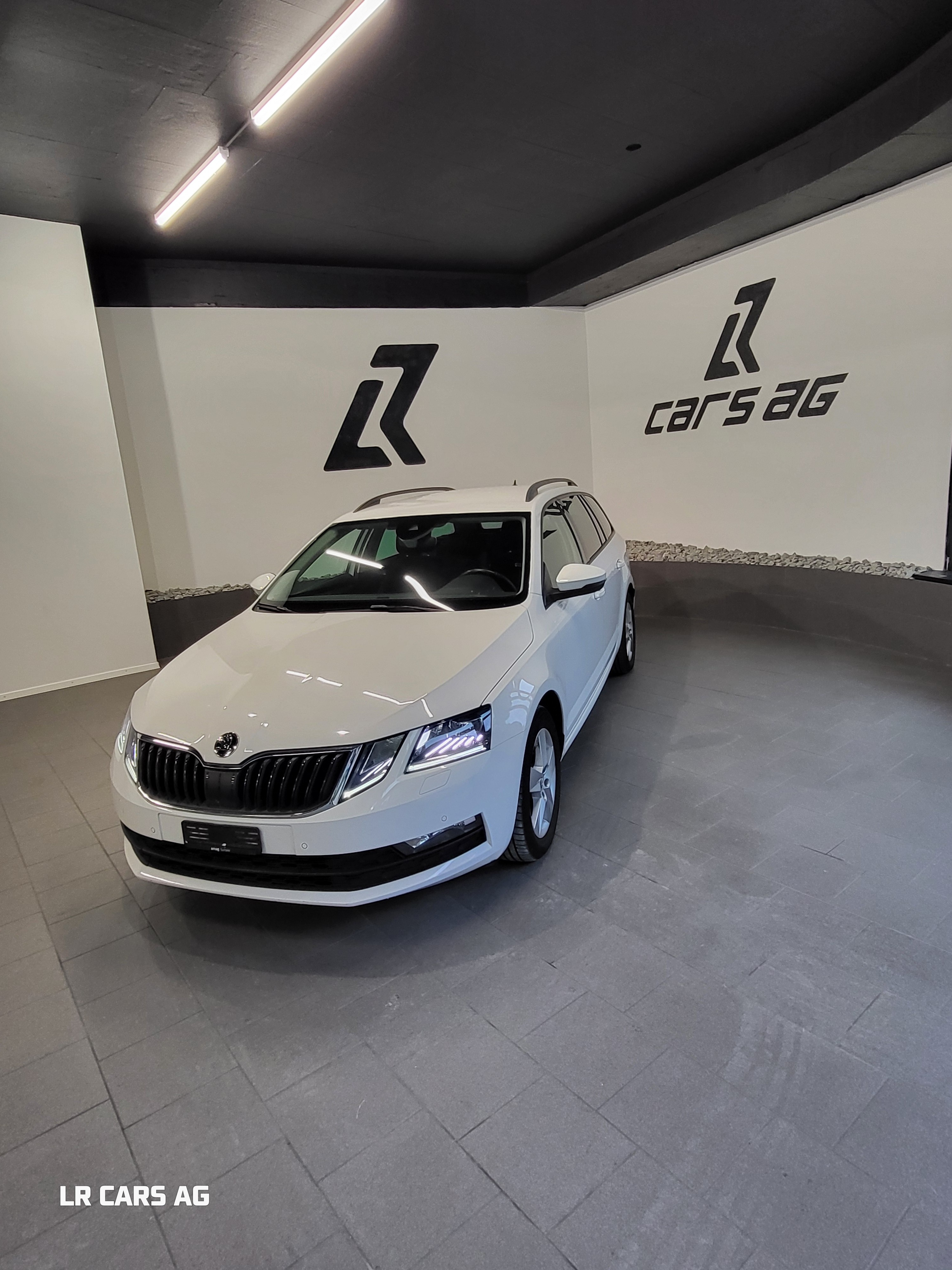 SKODA Octavia Combi 2.0 TDI Prag 4x4 DSG