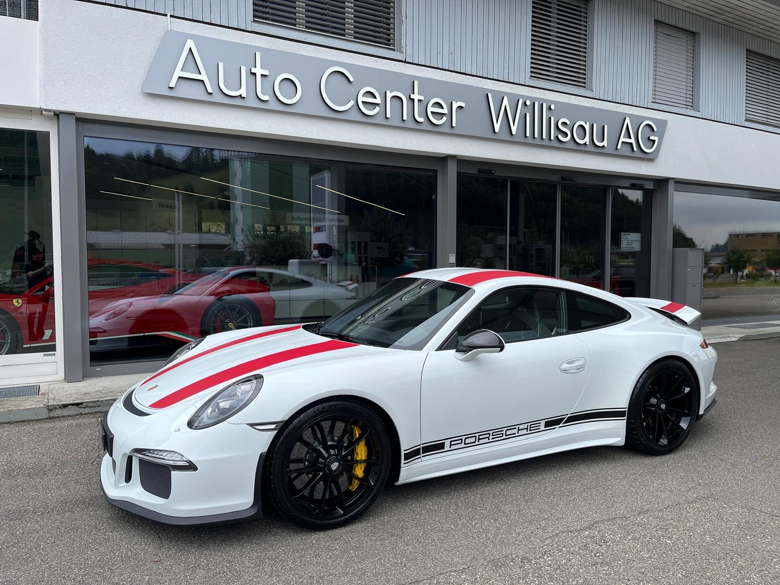 PORSCHE 911 R