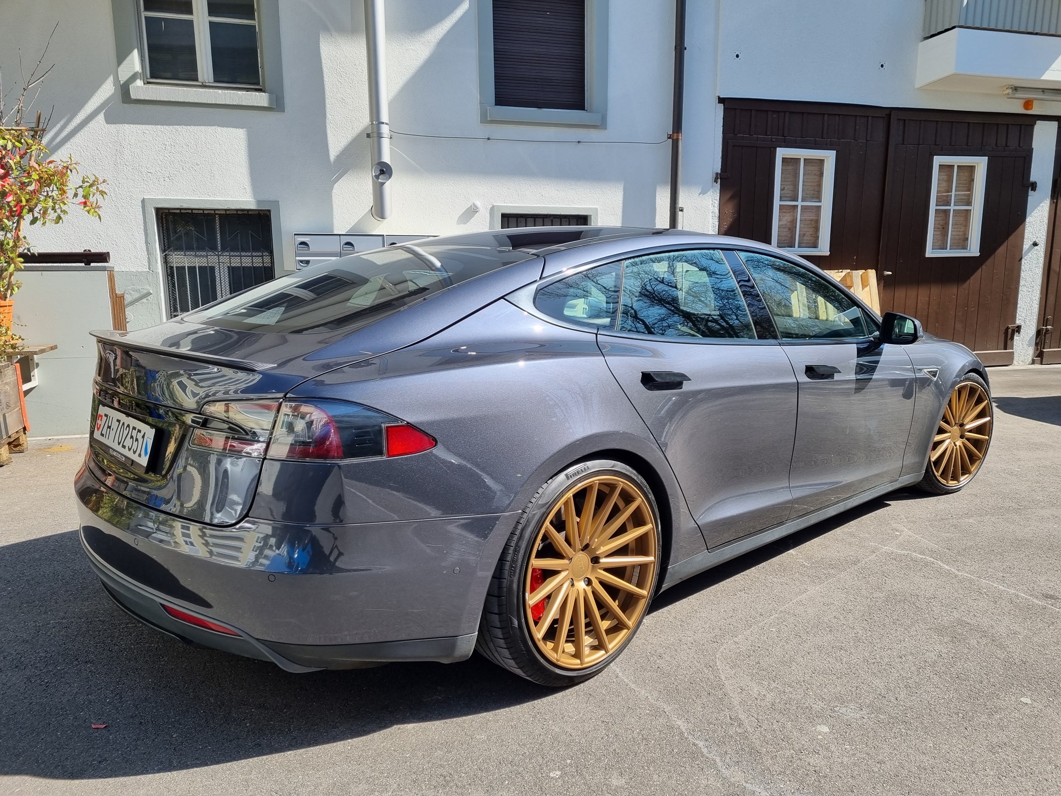 TESLA Model S 90 D Performance