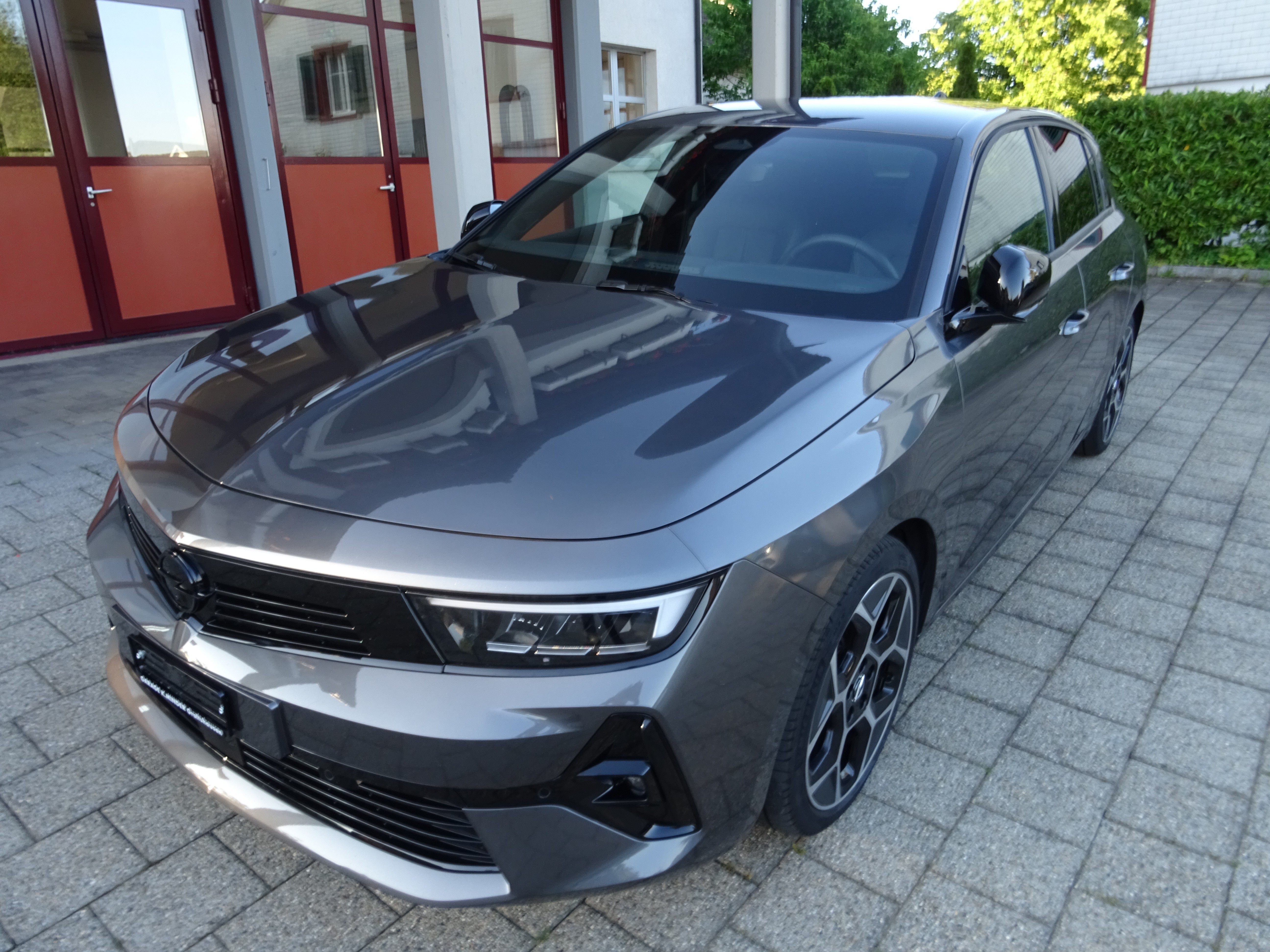 OPEL Astra 1.2i Turbo Swiss Plus A