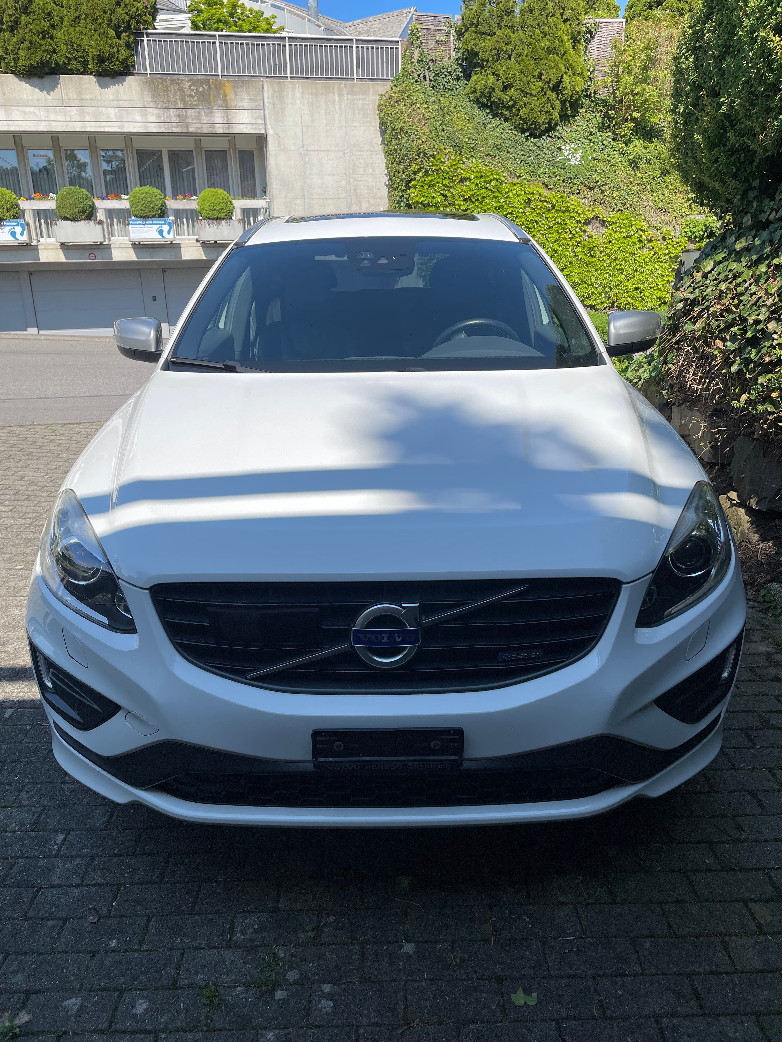 VOLVO XC60 D5 AWD Summum R-Design Geartronic