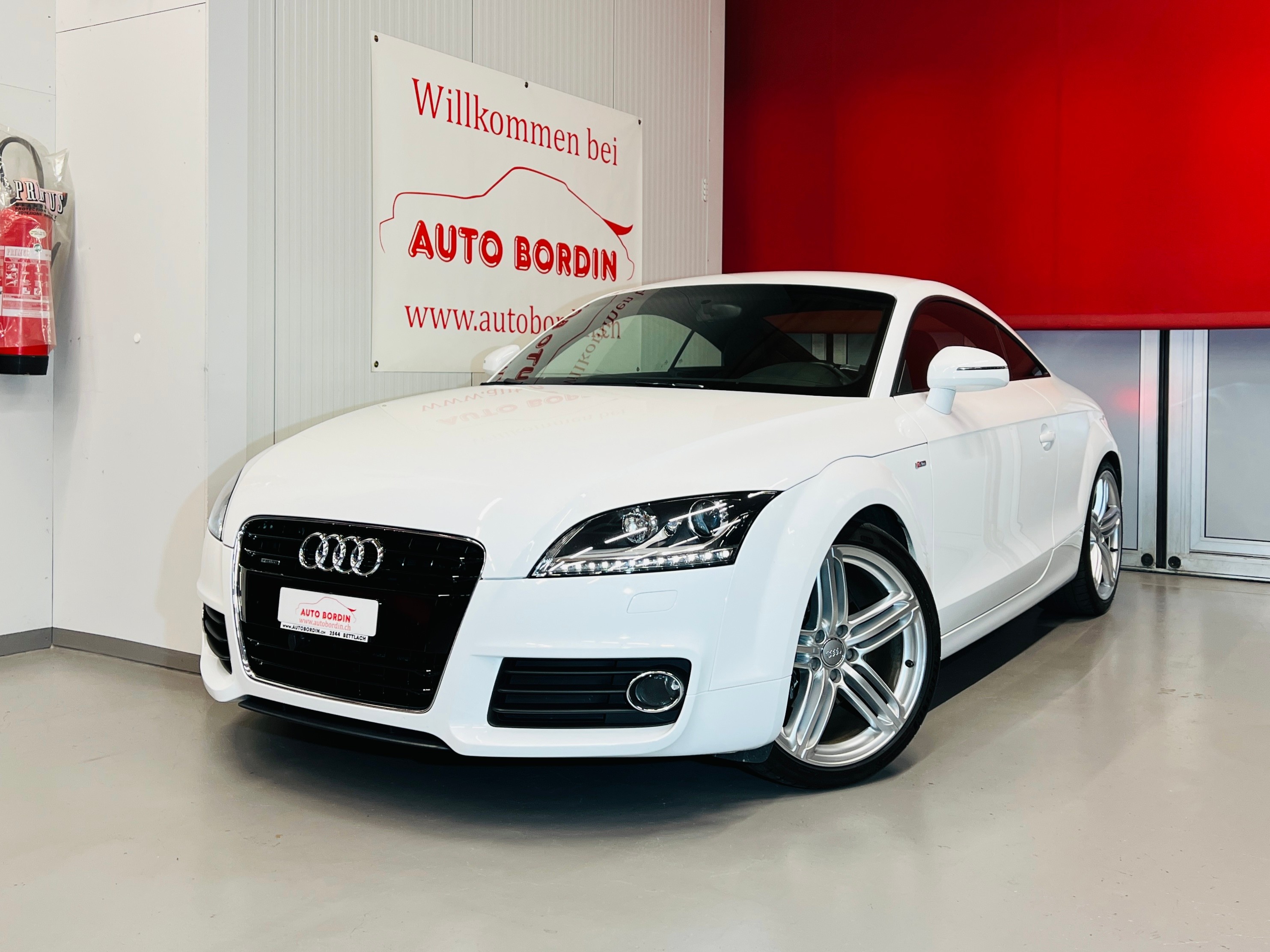 AUDI TT Coupé 2.0 TFSI quattro S-tronic mit S-LINE „Ibisweiss“