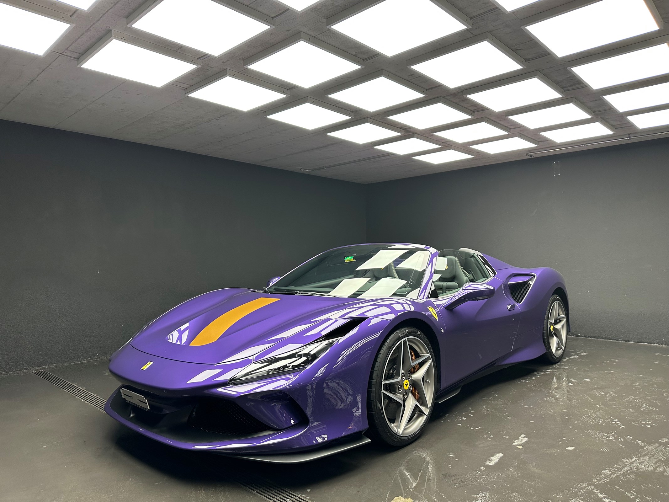 FERRARI F8 Spider